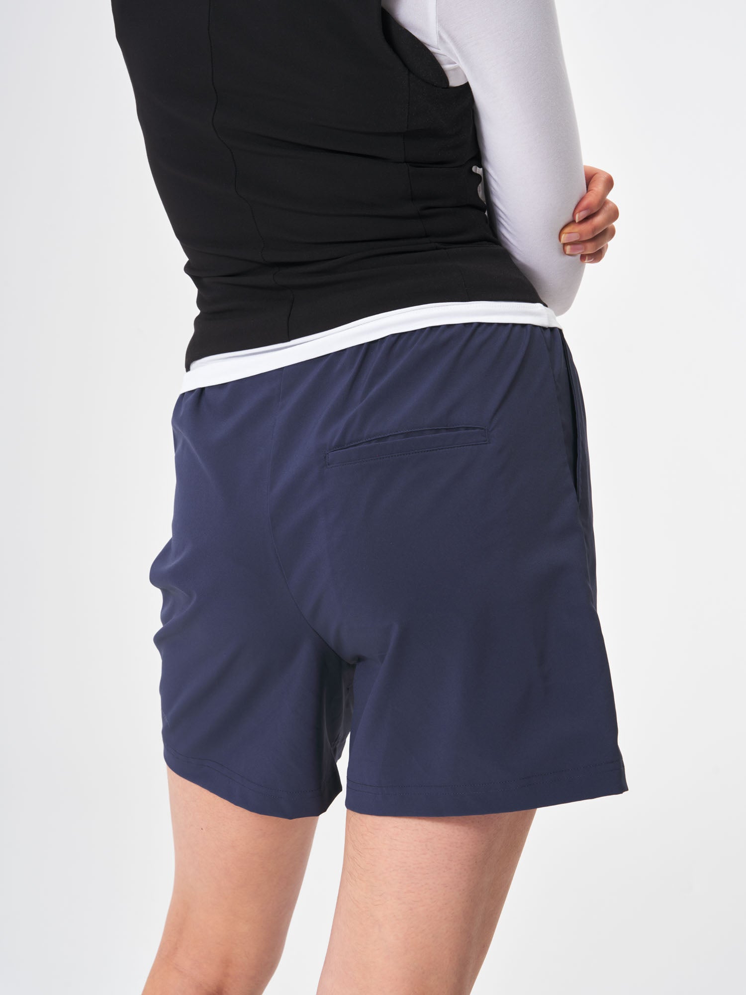 pinqponq-Active-Shorts-Basalt-Grey-model-female-female-detail