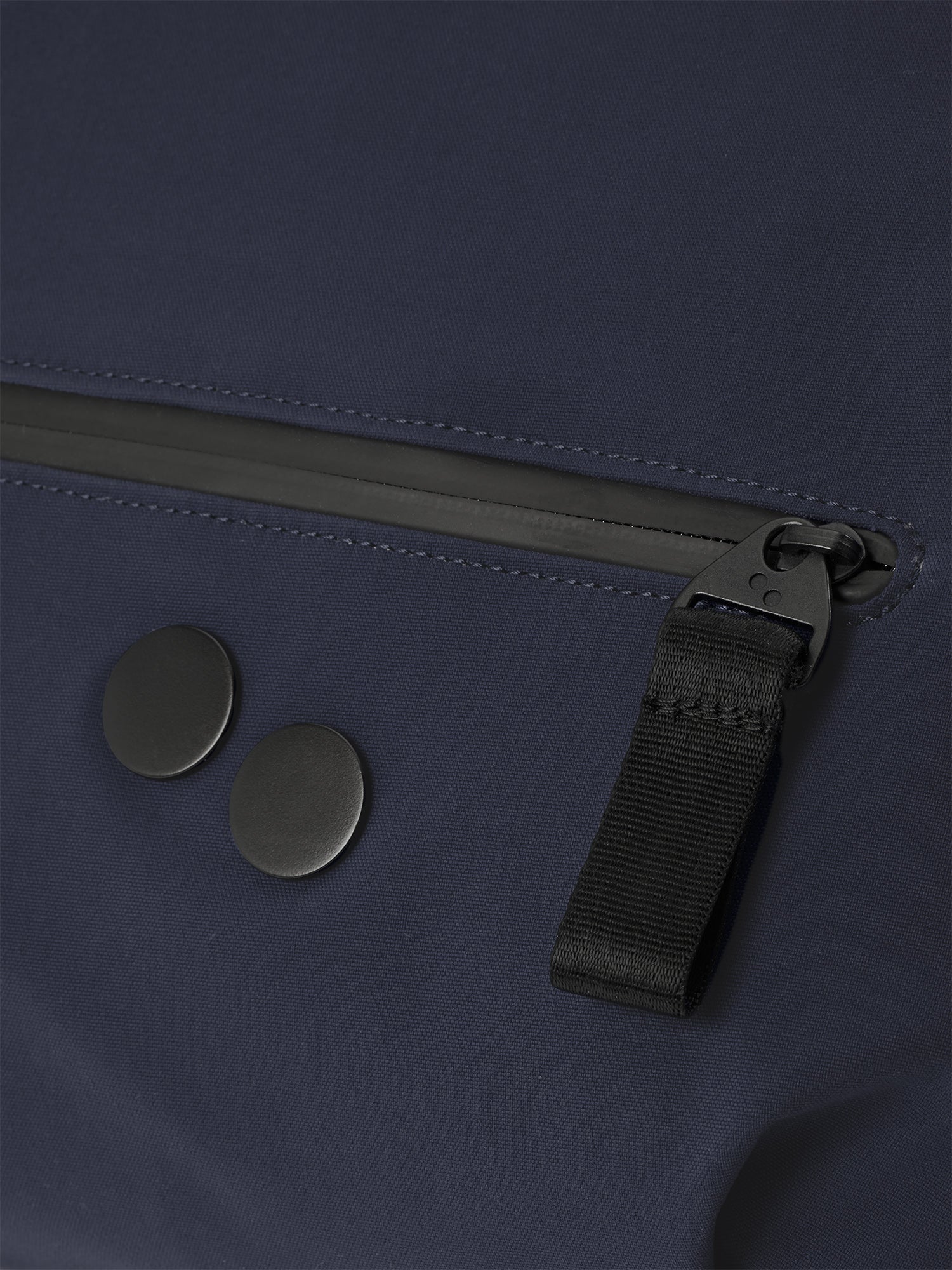 pinqponq-Aksel-Solid-Navy-closeup-details