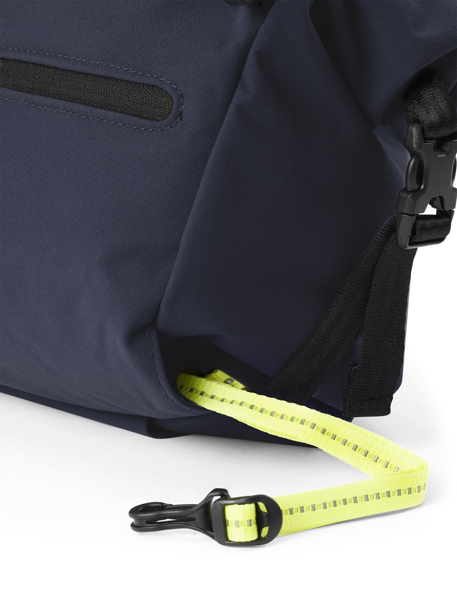 pinqponq-Aksel-Solid-Navy-closeup-details