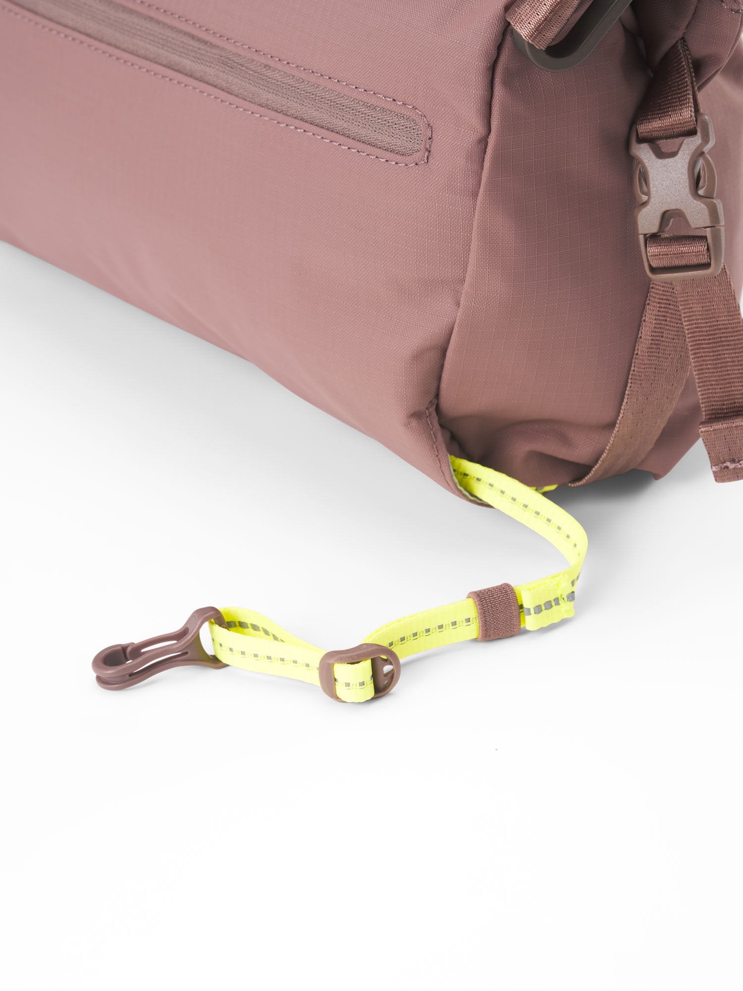 pinqponq-Aksel-Pure-Mauve-closeup-detail