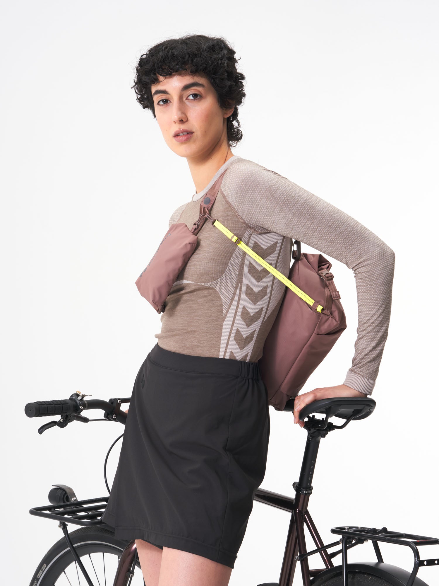 pinqponq-Aksel-Pure-Mauve-model-female-side