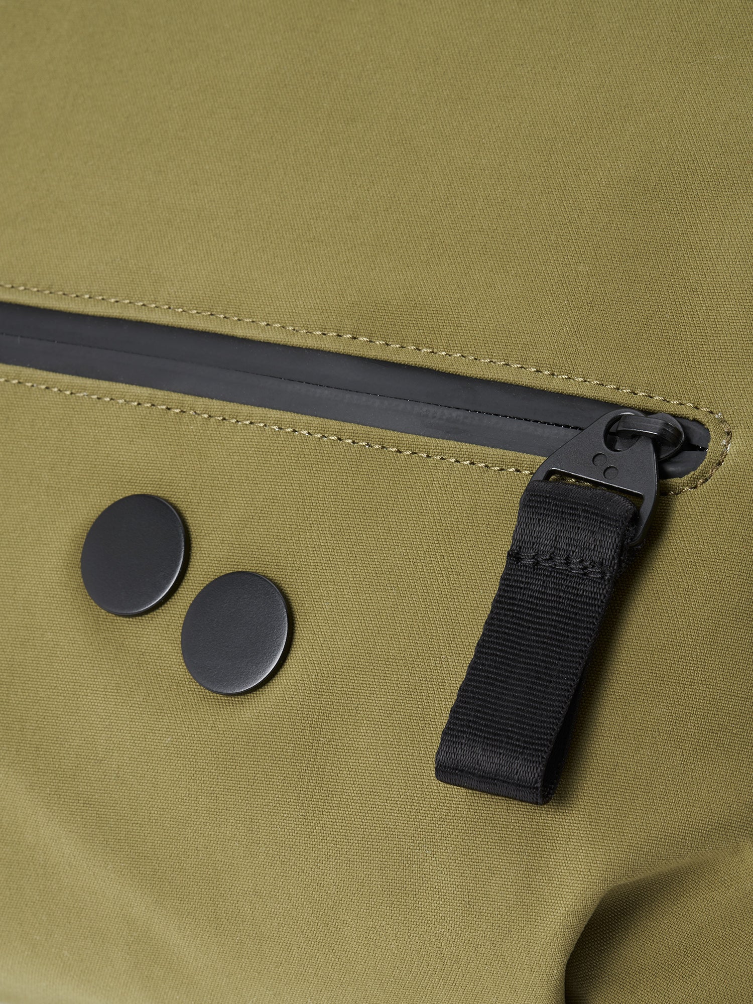 pinqponq-Aksel-Solid-Olive-material
