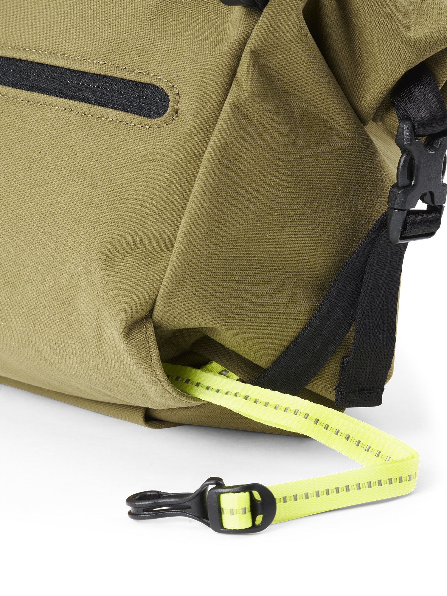pinqponq-Aksel-Solid-Olive-details