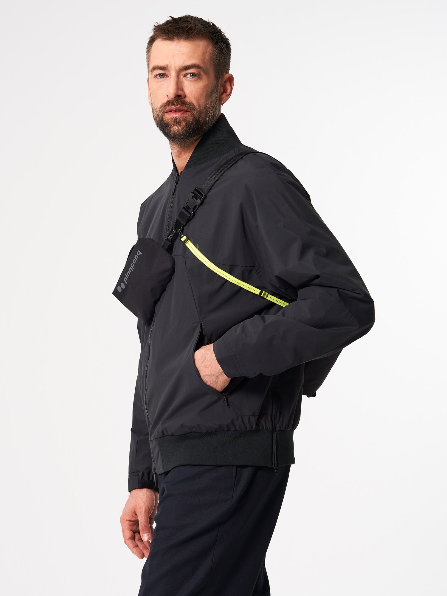 pinqponq-Aksel-Solid-Black-model-front