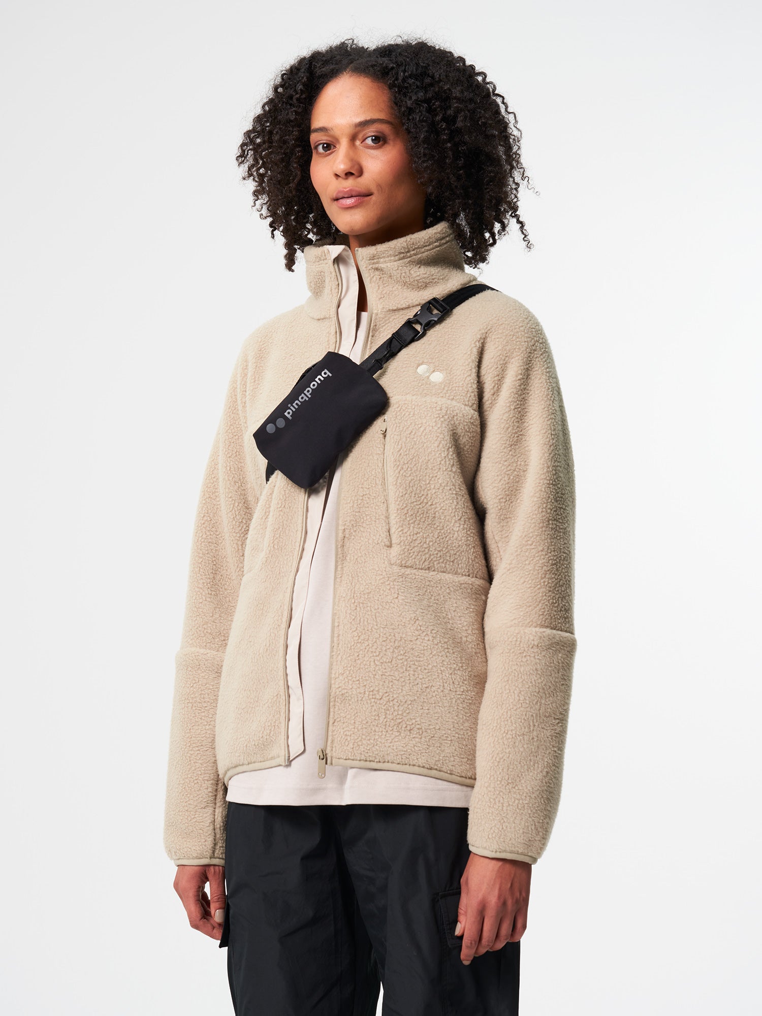 pinqponq-Aksel-Solid-Black-model-front