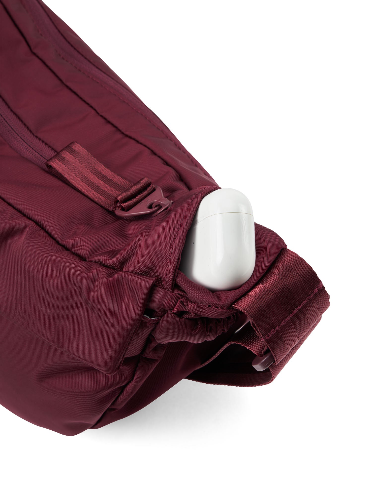 pinqponq-Krumm-Medium-Changeant-Glazed-Red-closeup-detail