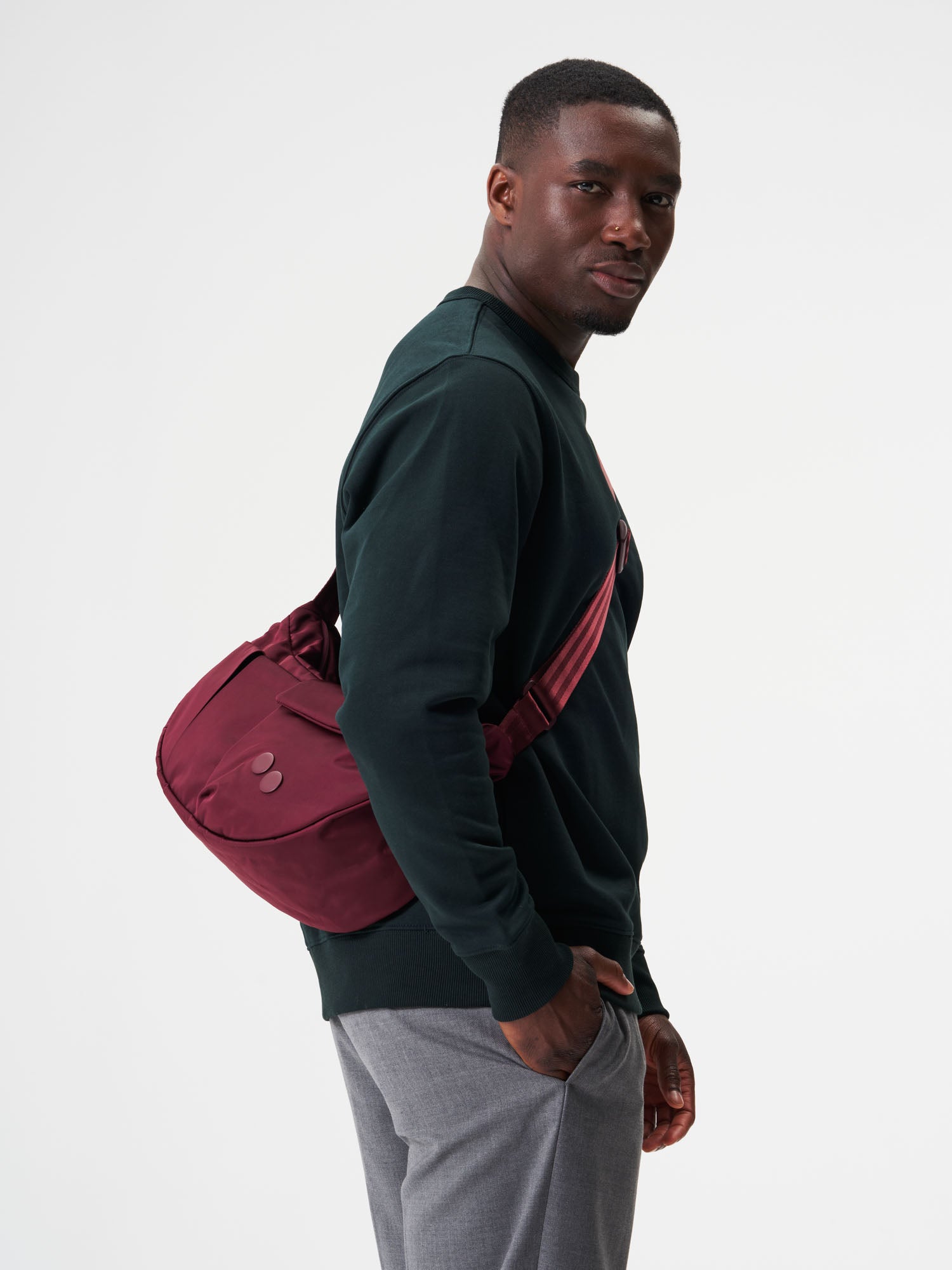 pinqponq-Krumm-Medium-Changeant-Glazed-Red-model-front