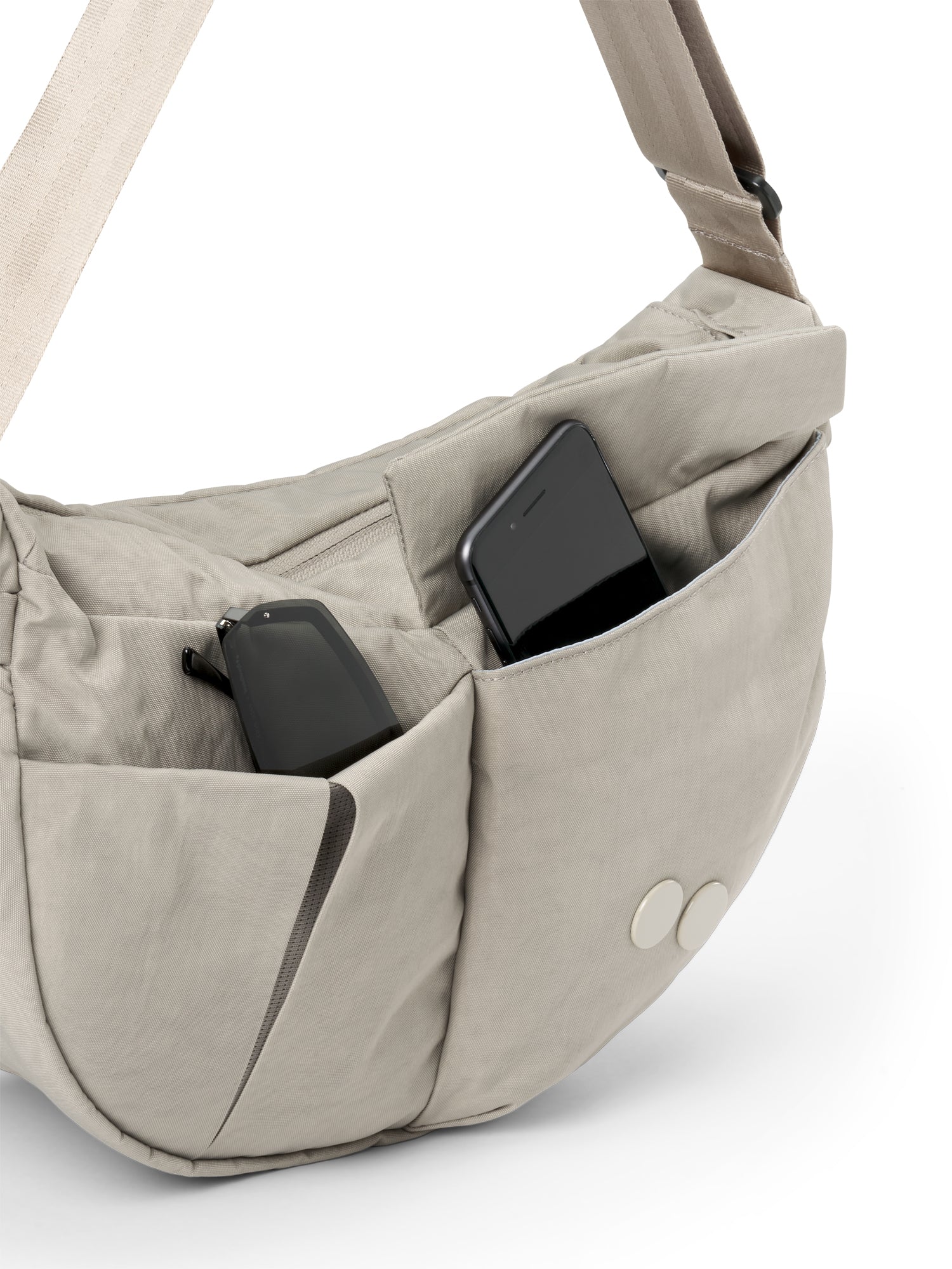 pinqponq-Krumm-Medium-Crinkle-Taupe-closeup-details