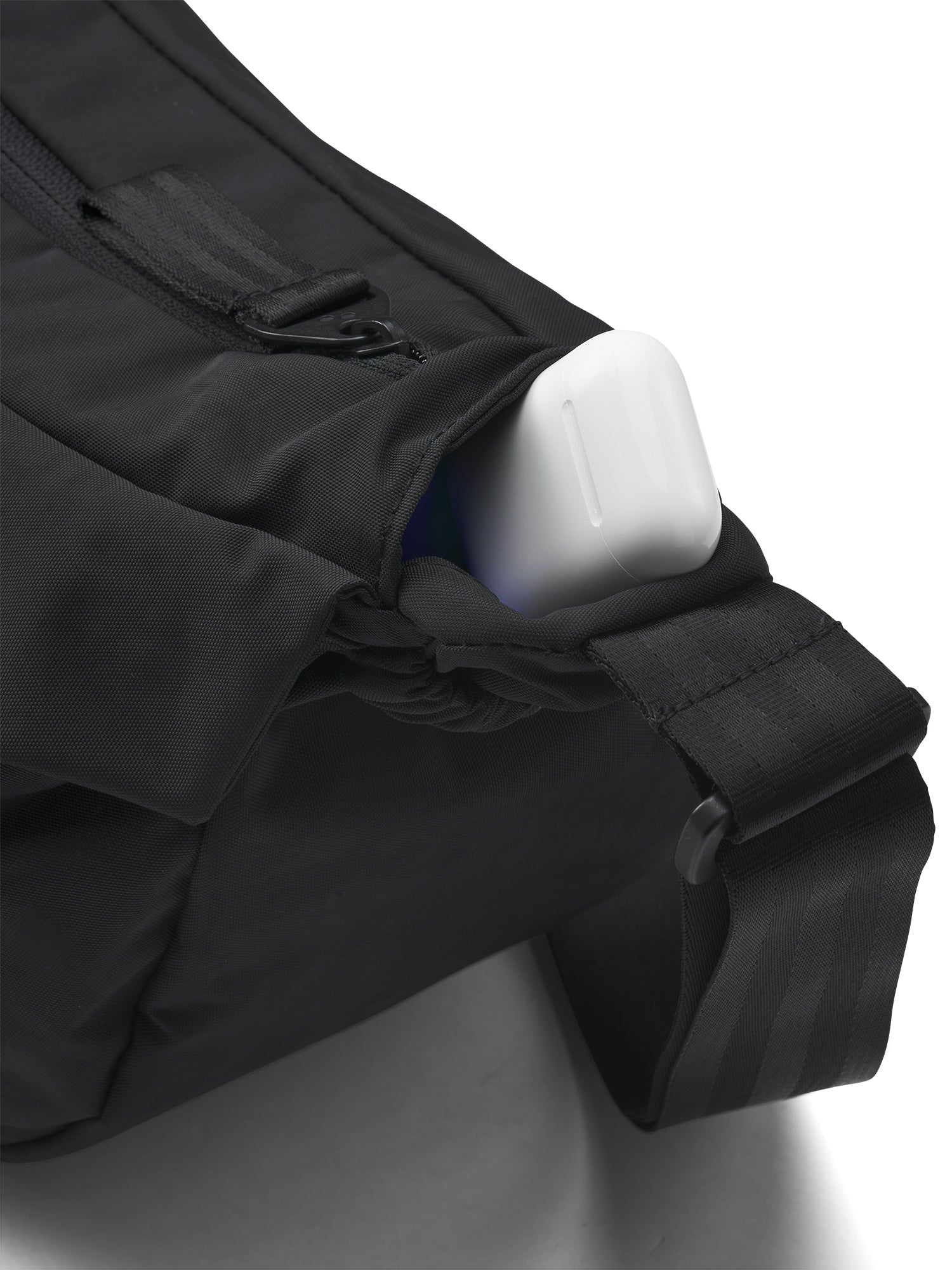 pinqponq-Krumm-Medium-Crinkle-Black-details