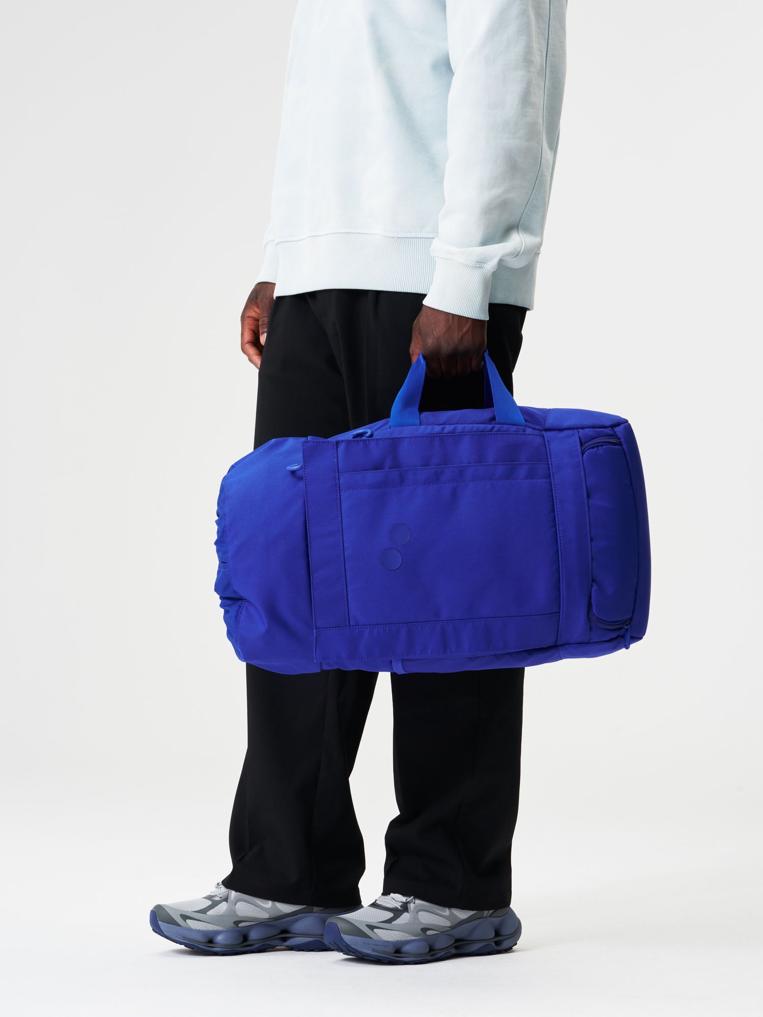 pinqponq-Blok-Medium-Ultimate-Blue-model-front