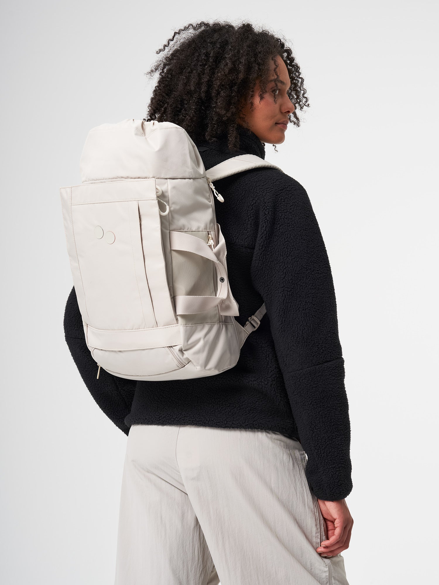 pinqponq-backpack-Blok-Medium-Cliff-Beige-model-front