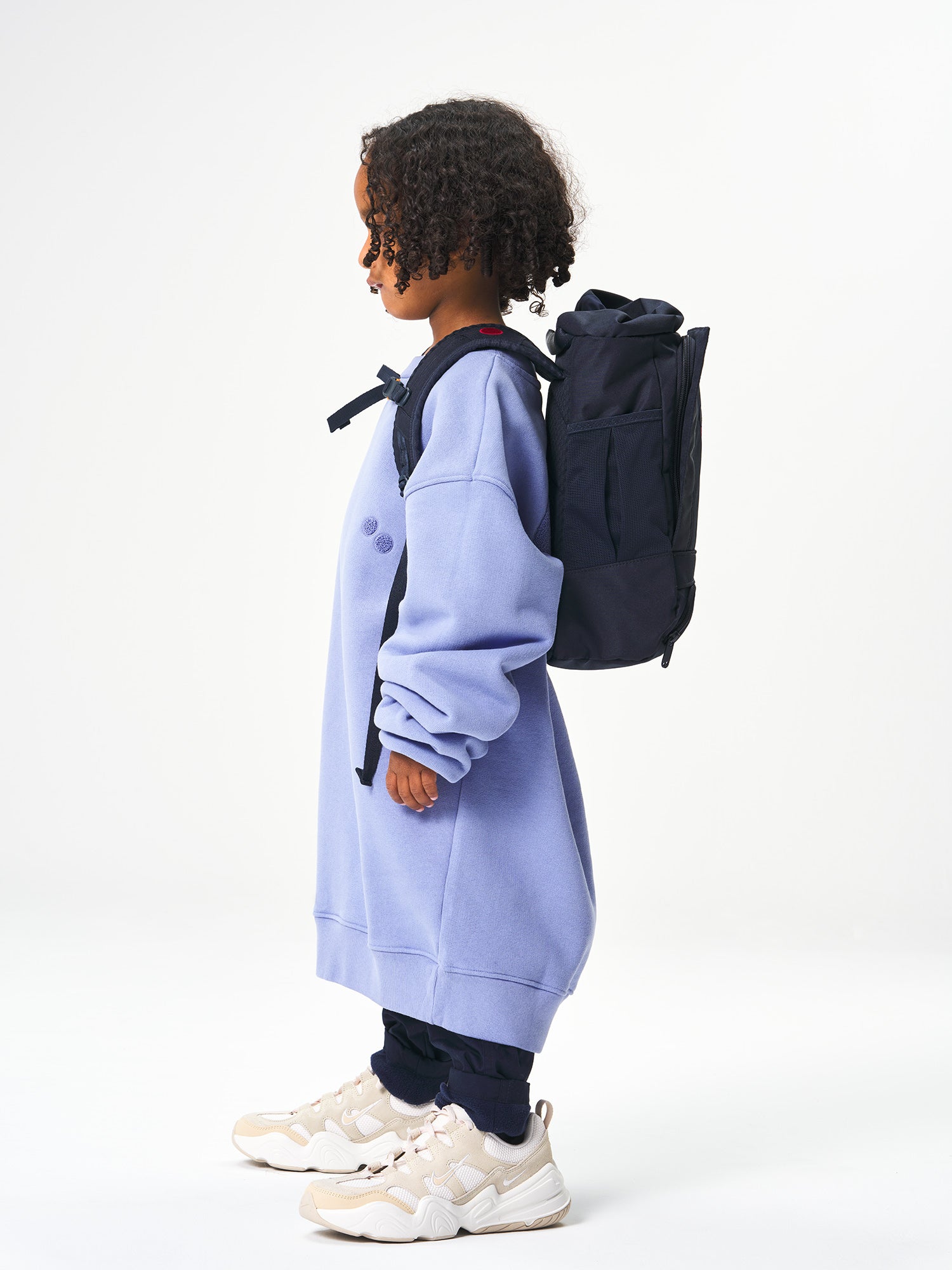 pinqponq-Blok-Mini-Fjord-Navy-model-side