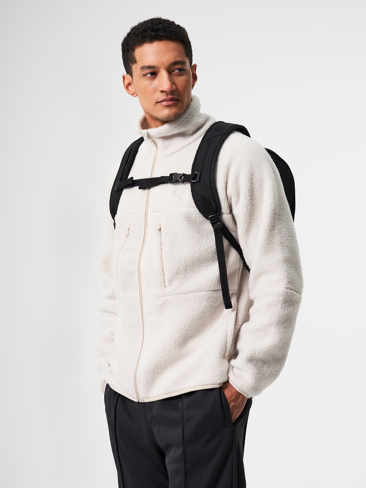 pinqponq-backpack-cubik-medium-rooted-black-model-back