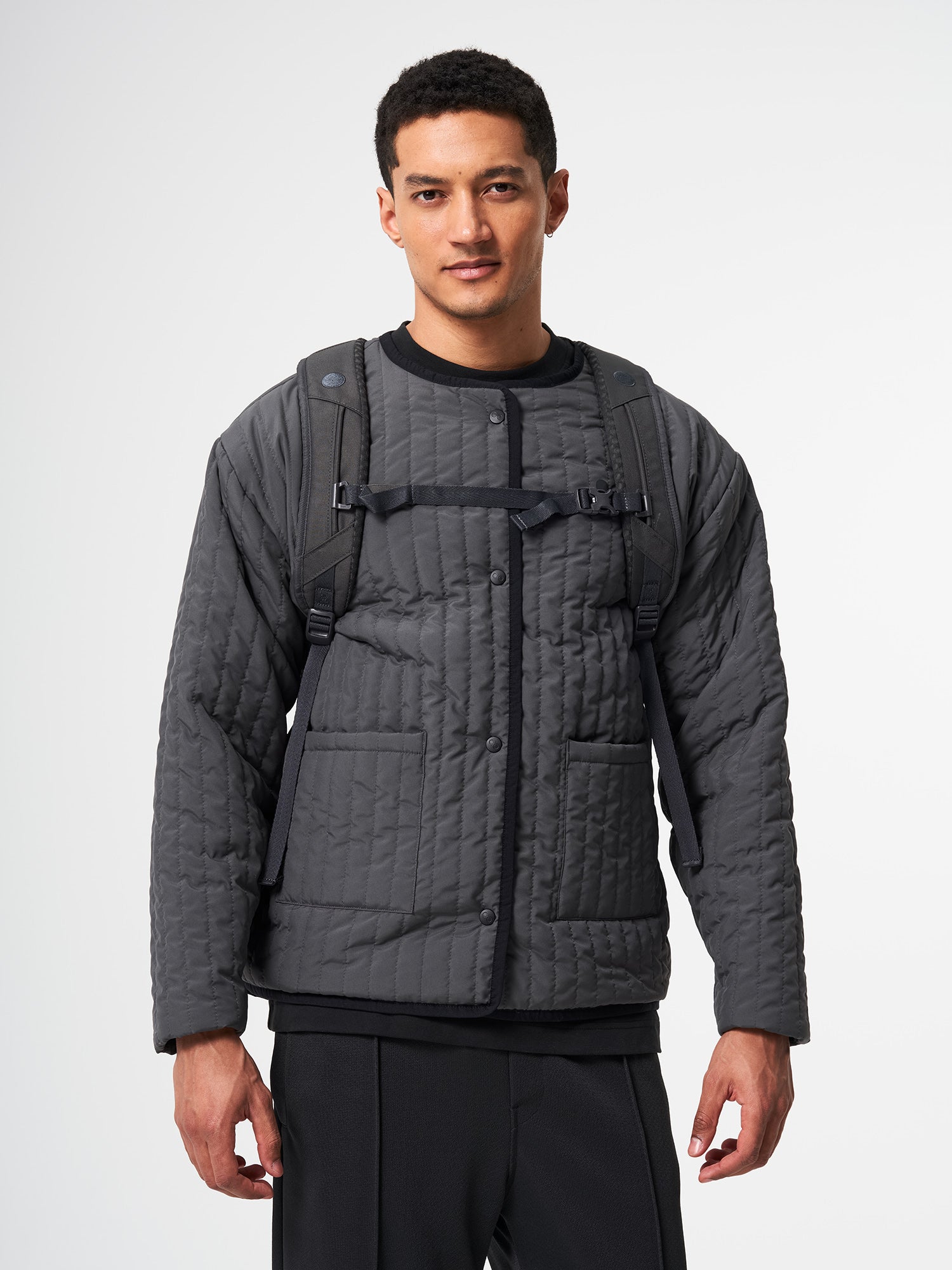 pinqponq-Cubik-Medium-Deep-Anthra-model-back