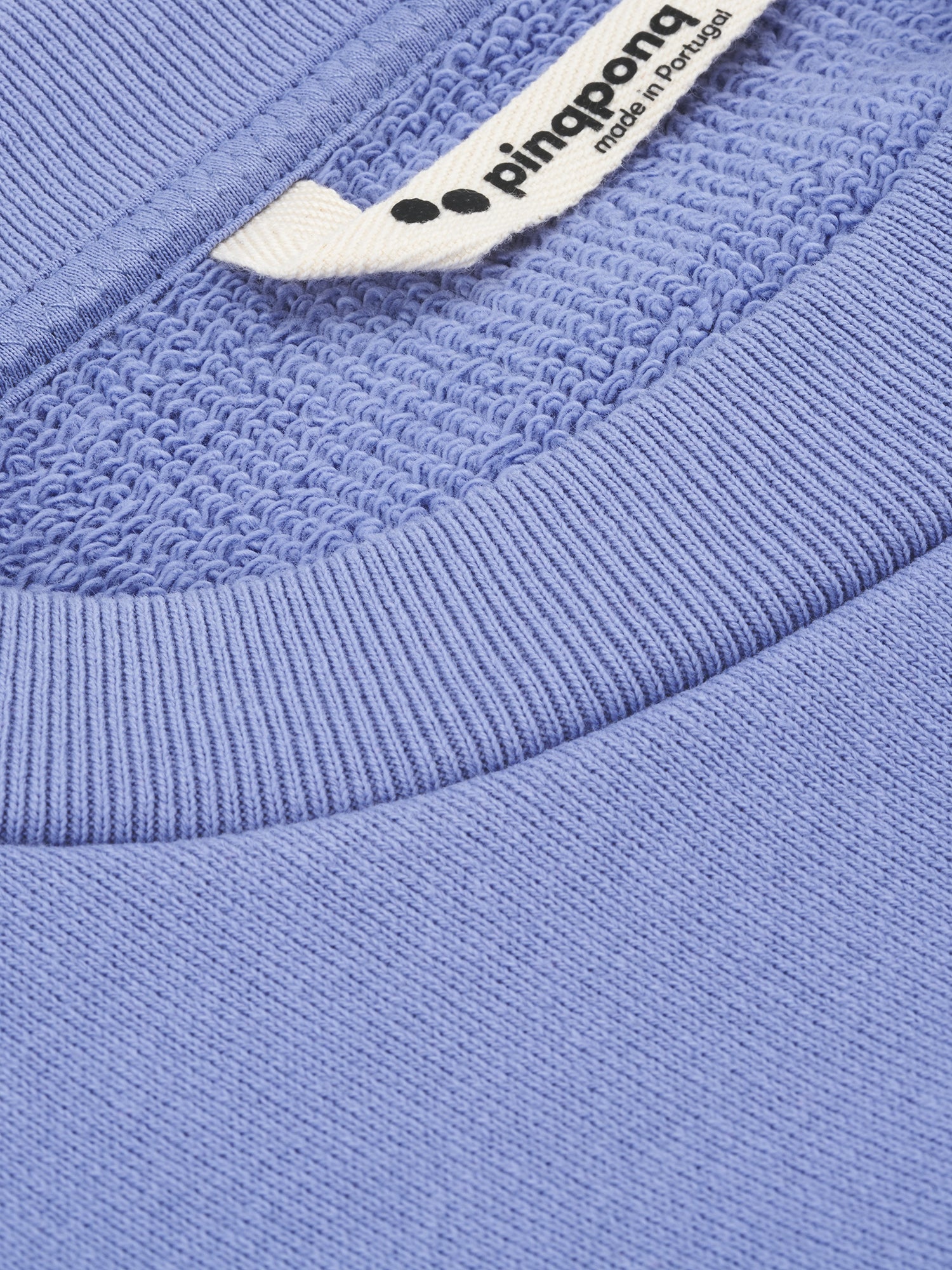 pinqponq-Sweatshirt-Unisex-Pool-Blue-closeup-detail