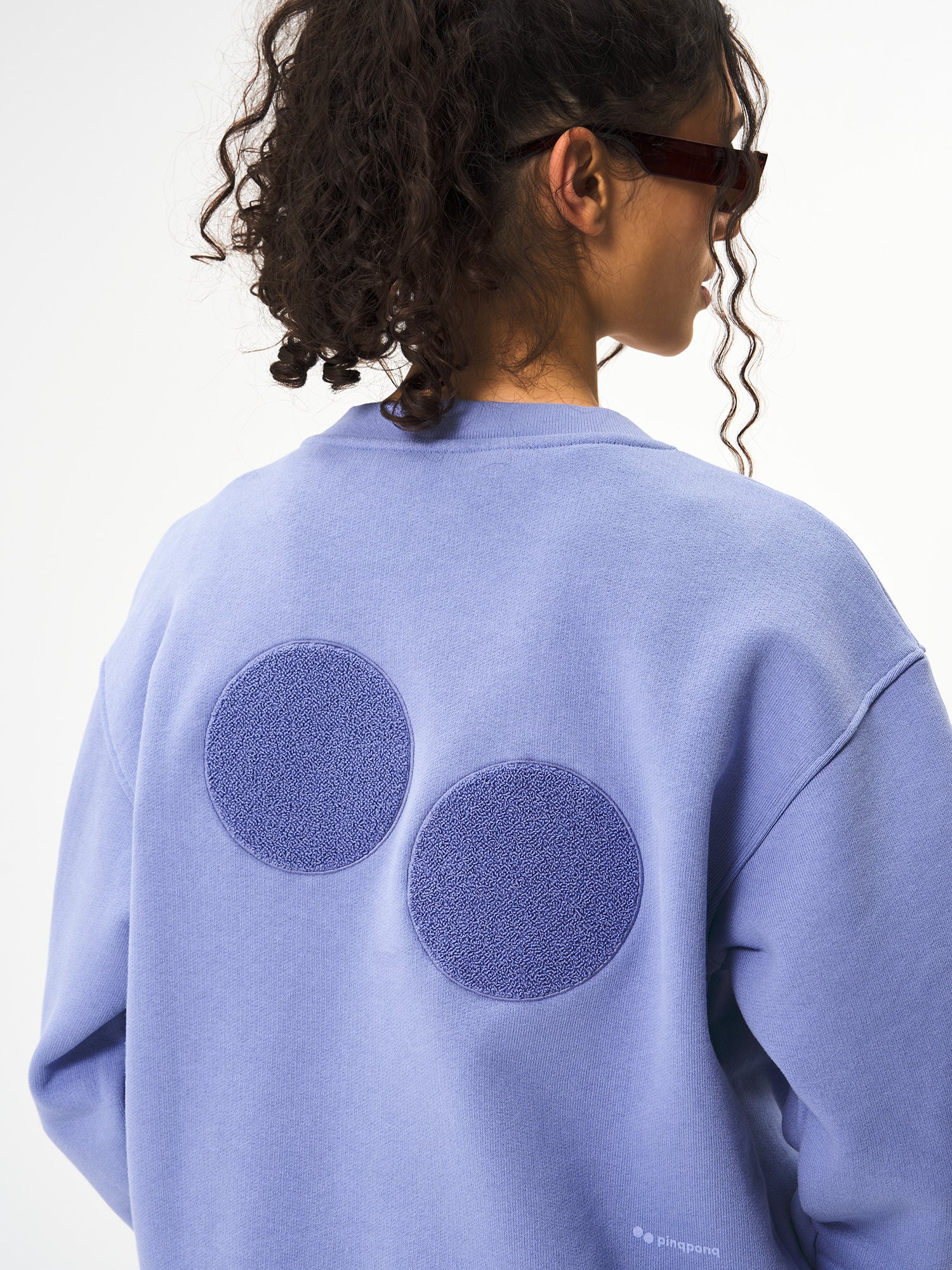 pinqponq-Sweatshirt-Unisex-Pool-Blue-model-back-detail