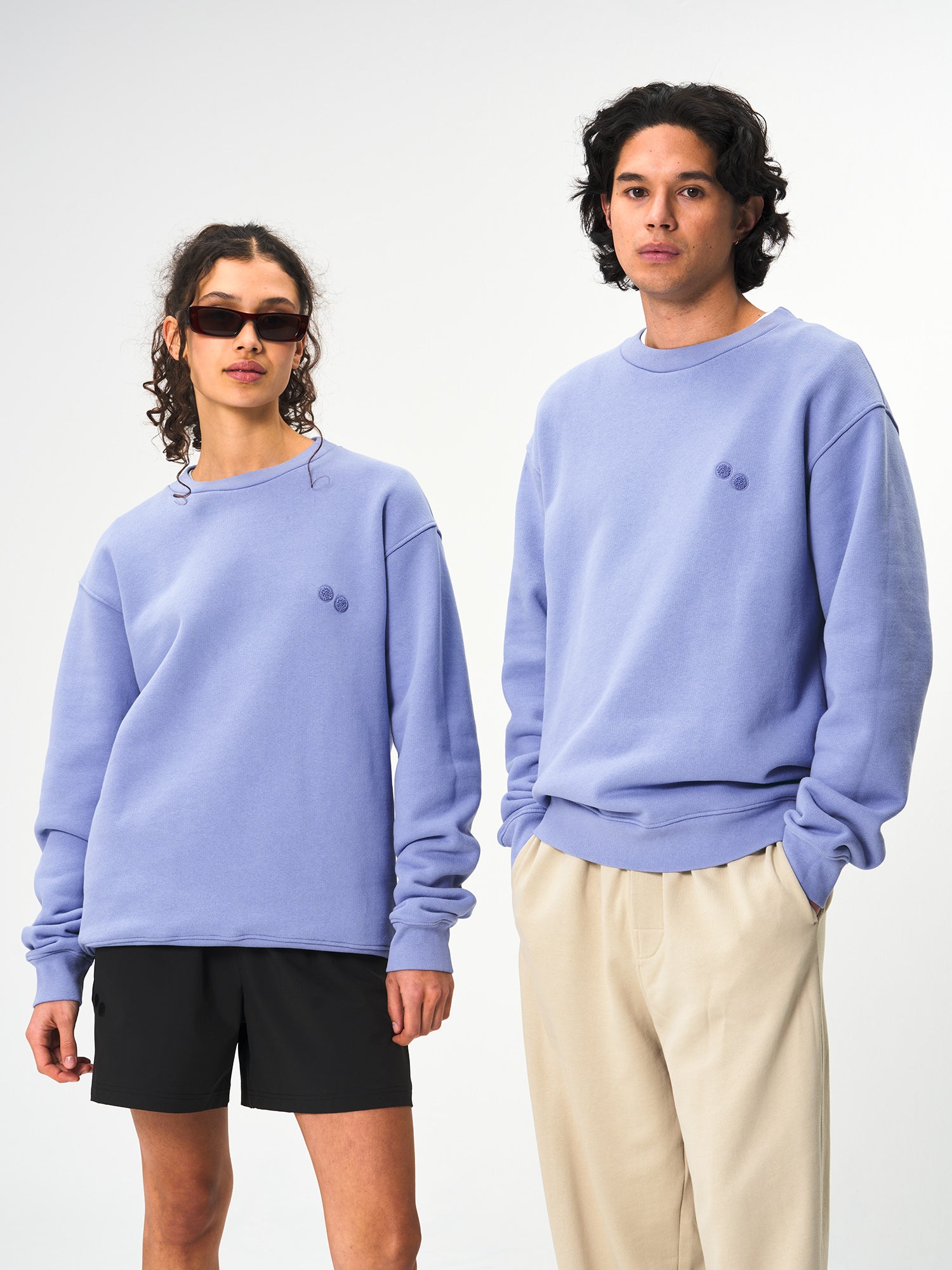 pinqponq-Sweatshirt-Unisex-Pool-Blue-models-front
