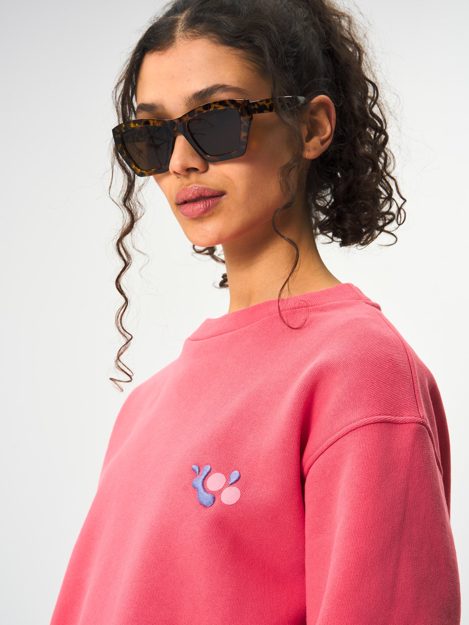pinqponq-Sweatshirt-Unisex-Watermelon-Pink-model-side-detail