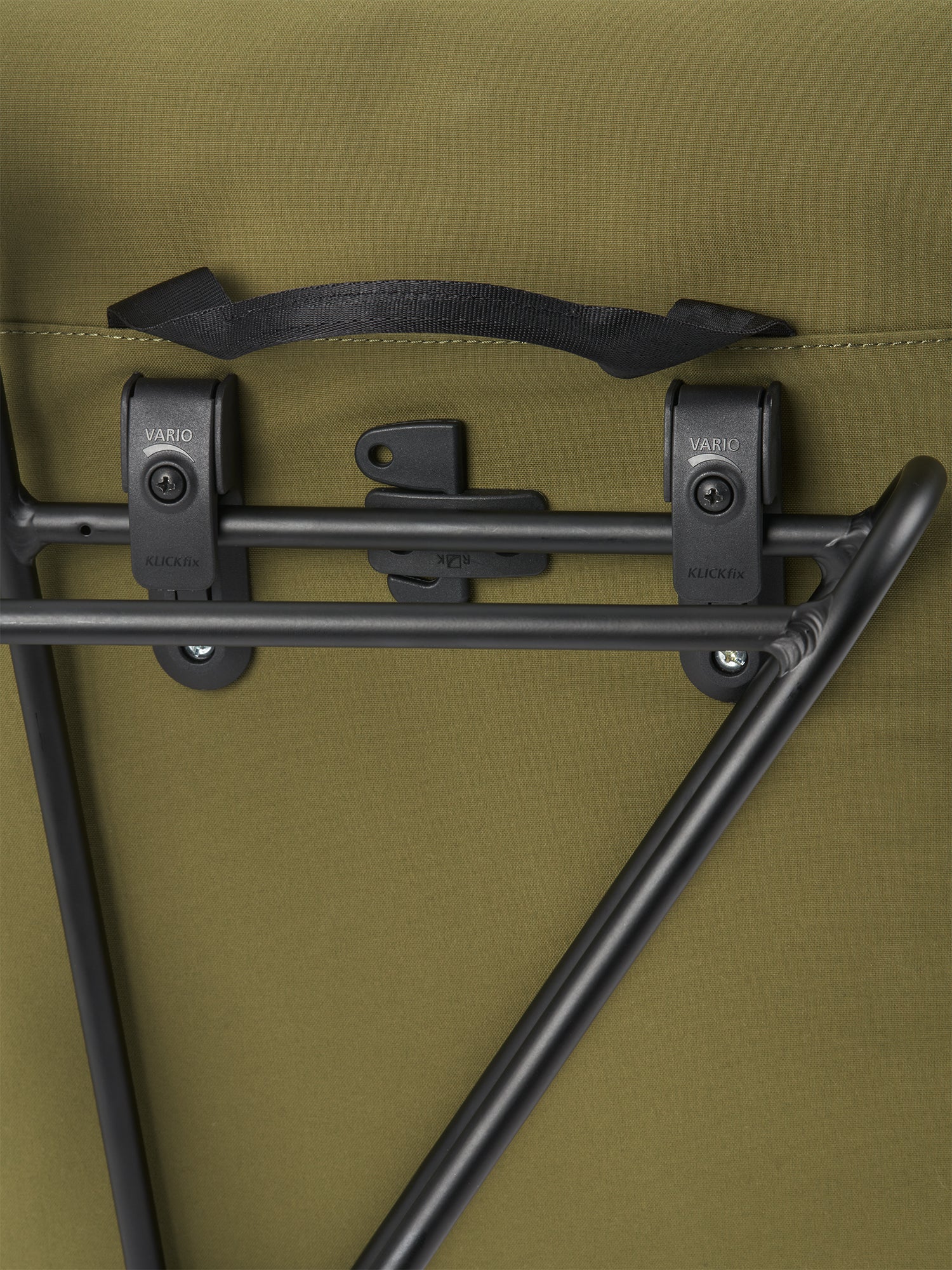 pinqponq-Pendik-TB-Solid-Olive-closeup-details