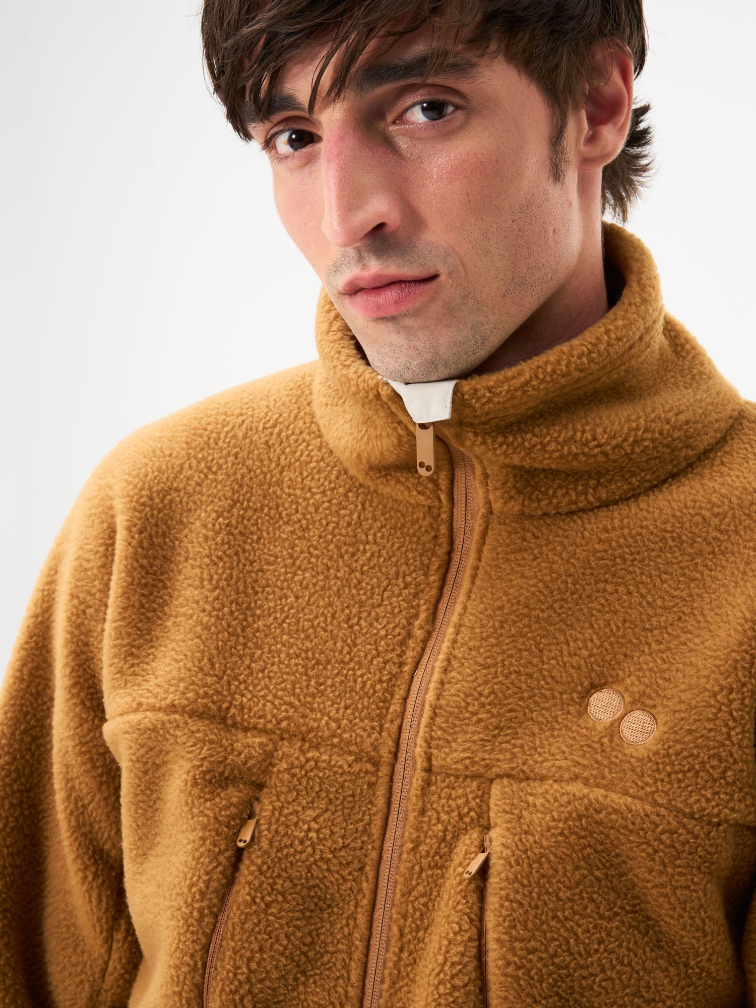 pinqponq-Fleece-Jacket-Men-Ginger-Biscuit-model-front-detail