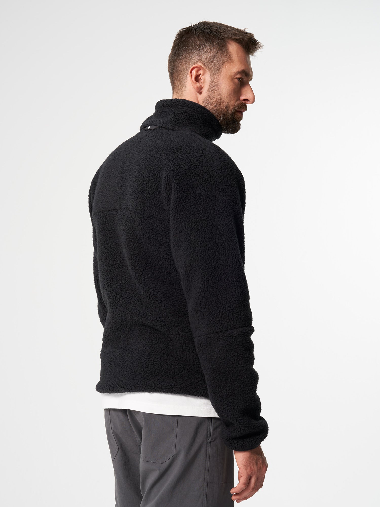 pinqponq-Fleece-Jacket-Men-Peat-Black-model-back