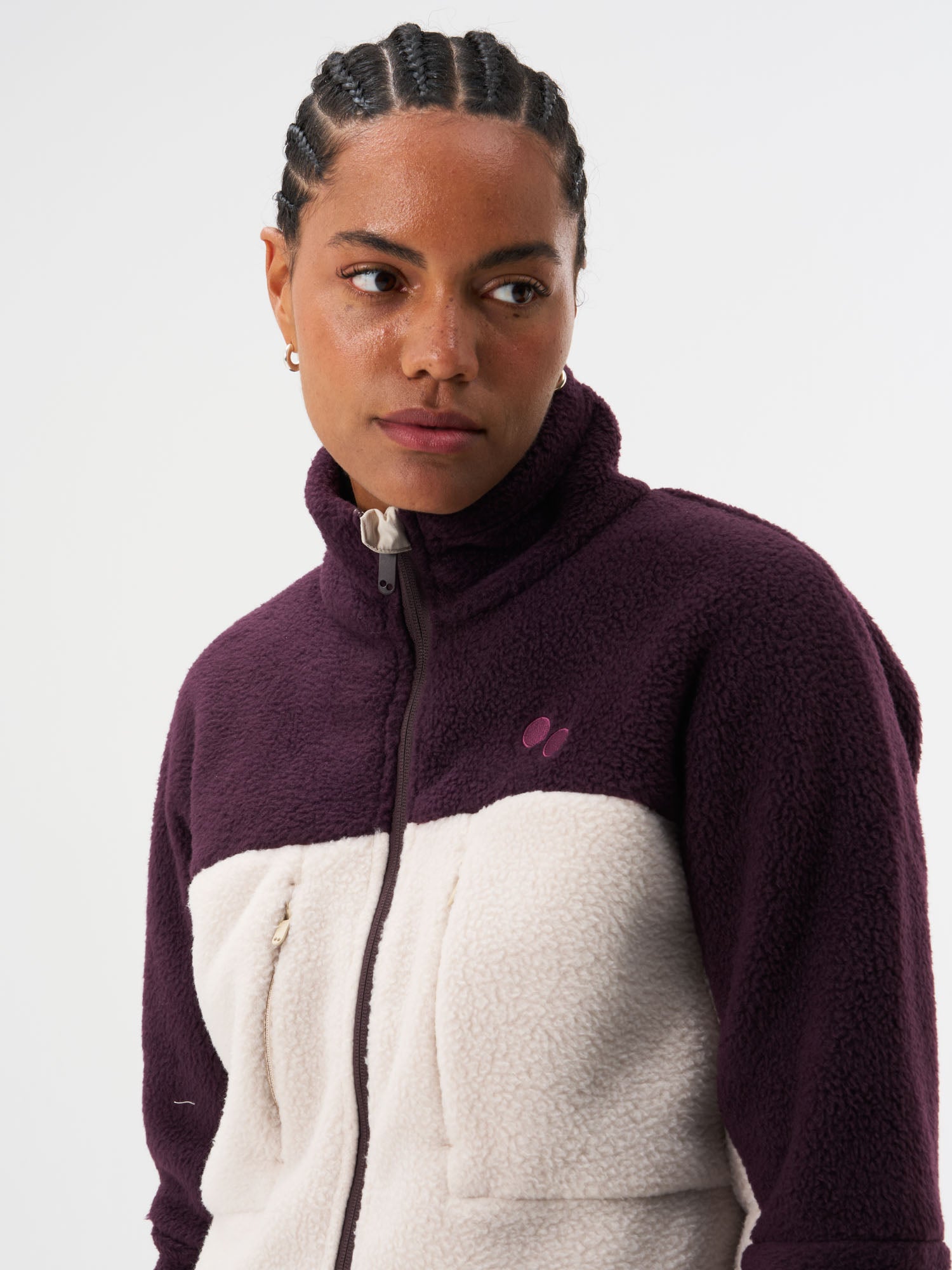 pinqponq-Fleece-Jacket-Women-Tune-Plum-model-front-detail