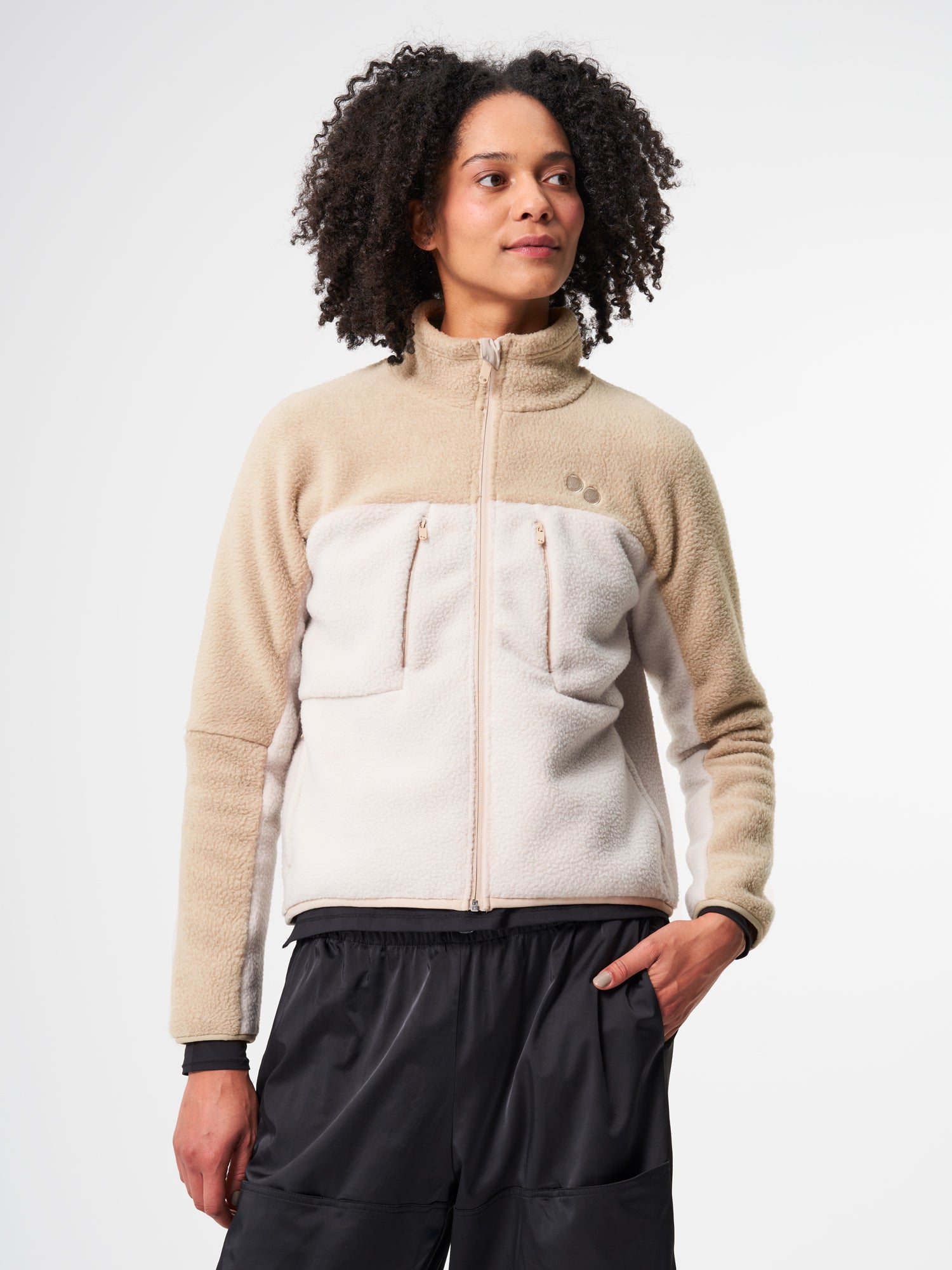 pinqponq-Fleece-Jacket-Women-Tune-Khaki-model-female-front