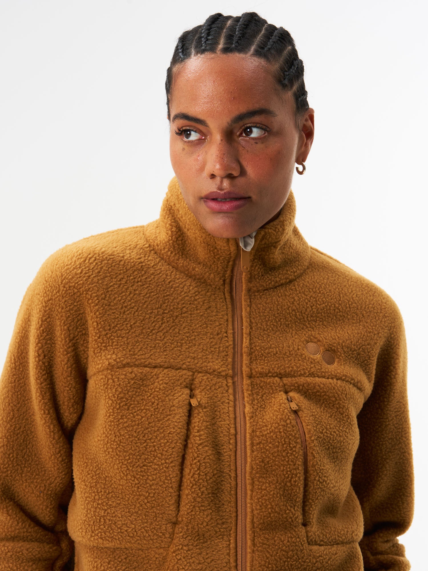 pinqponq-Fleece-Jacket-Women-Ginger-Biscuit-model-front-detail