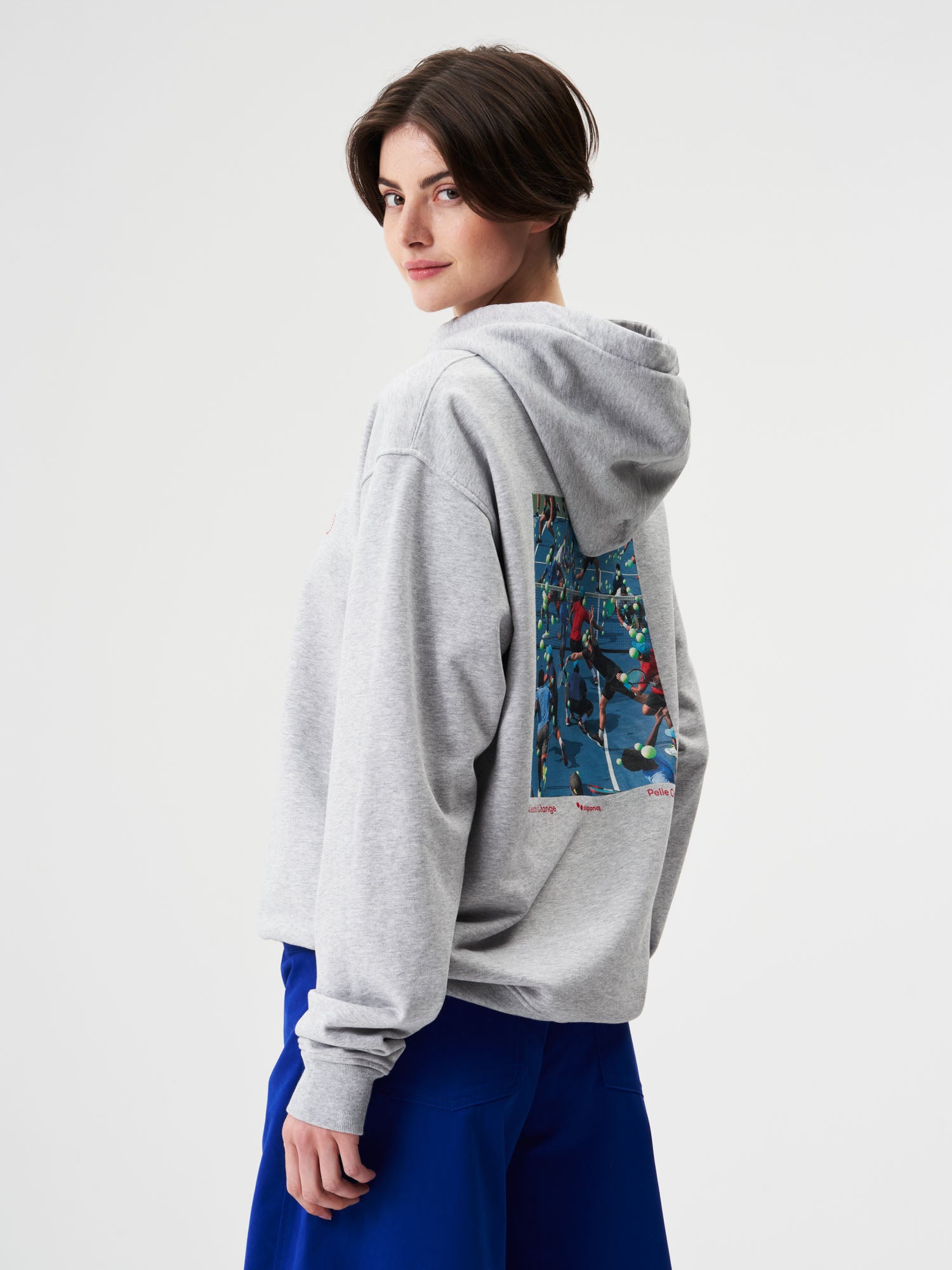 pinqponq-Hoodie-Unisex-Grey-Melange-Pelle-Cass-Tennis-model-back