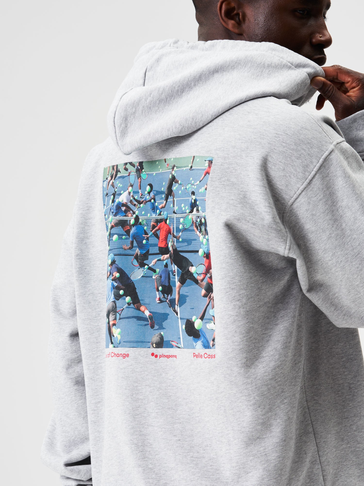 pinqponq-Hoodie-Unisex-Grey-Melange-Pelle-Cass-Tennis-model-back-detail