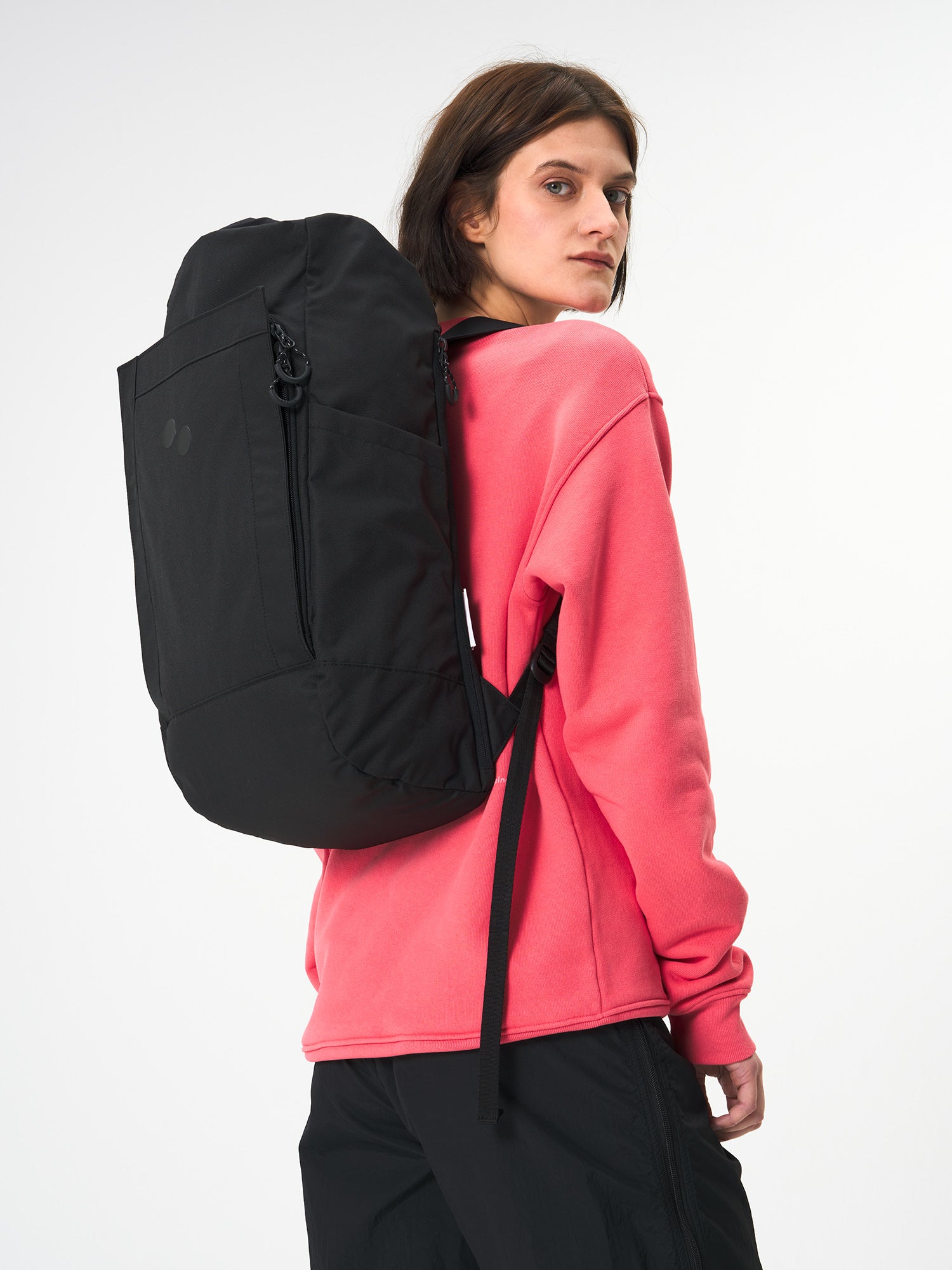 pinqponq-backpack-Kalm-Rooted-Black-model-side