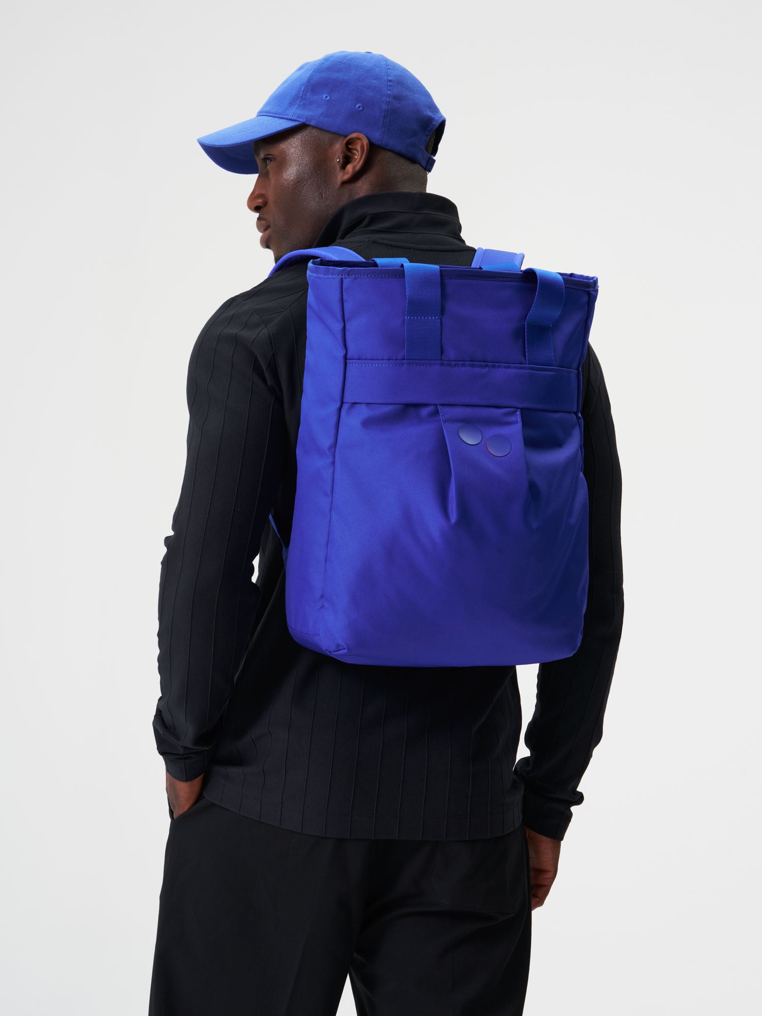 pinqponq-Komo-Ultimate-Blue-model-front