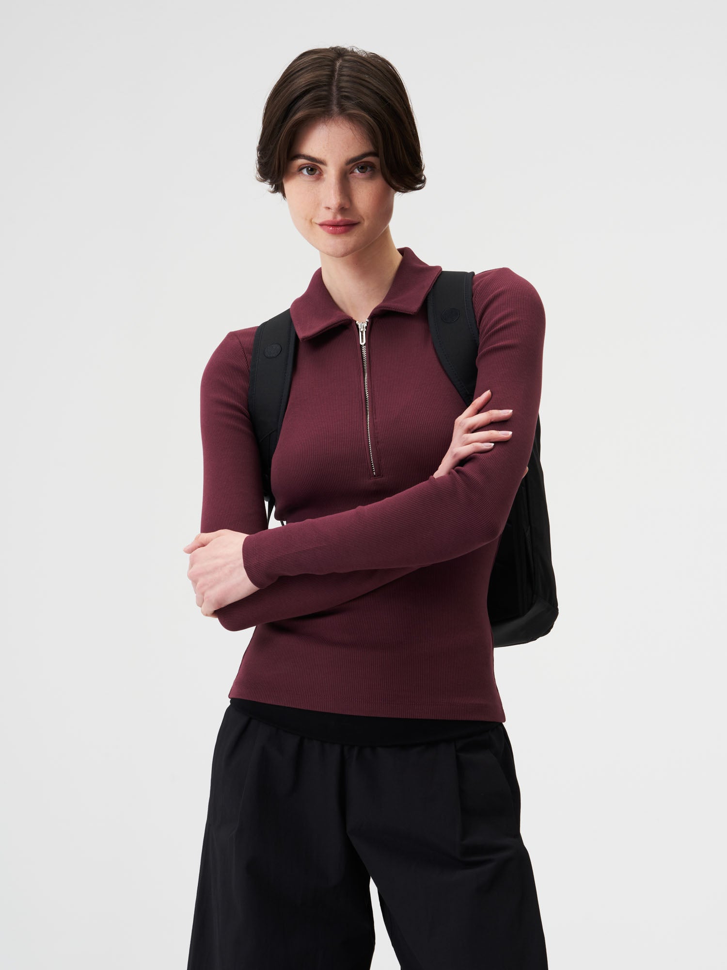 pinqponq-Komo-Rooted-Black-model-back