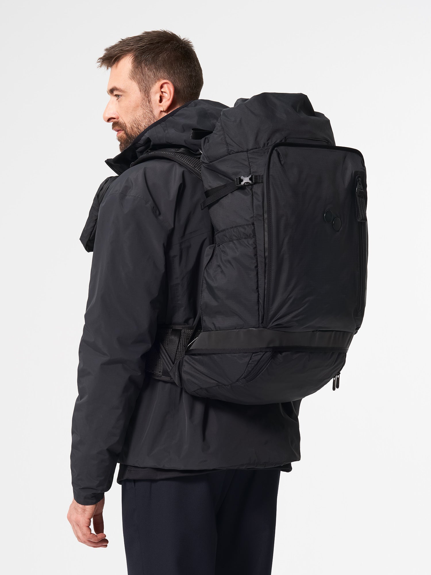 pinqponq-Komut-Large-Pure-Black-model-male-front