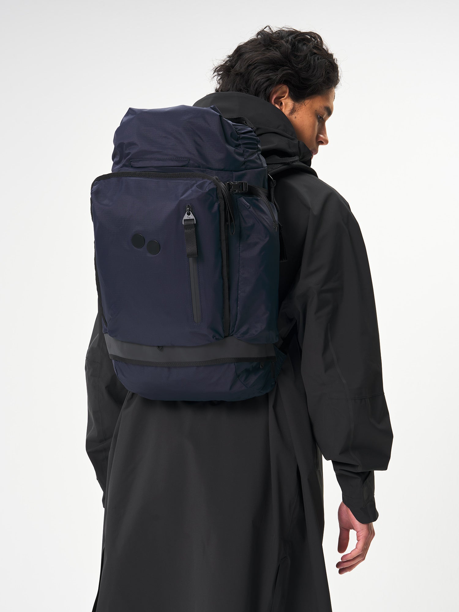 pinqponq-Komut-Medium-Pure-Navy-model-front