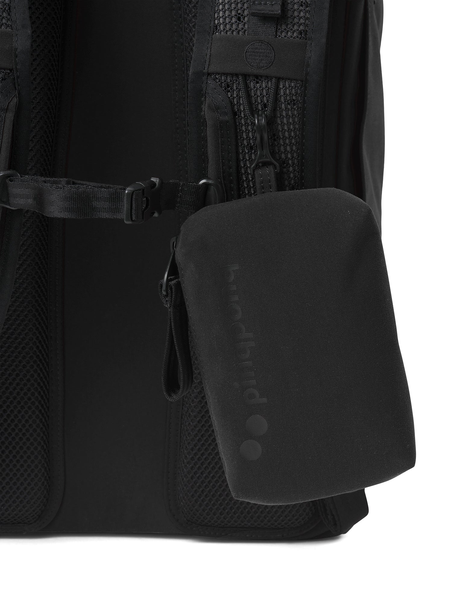 pinqponq-Komut-Medium-Solid-Black-details