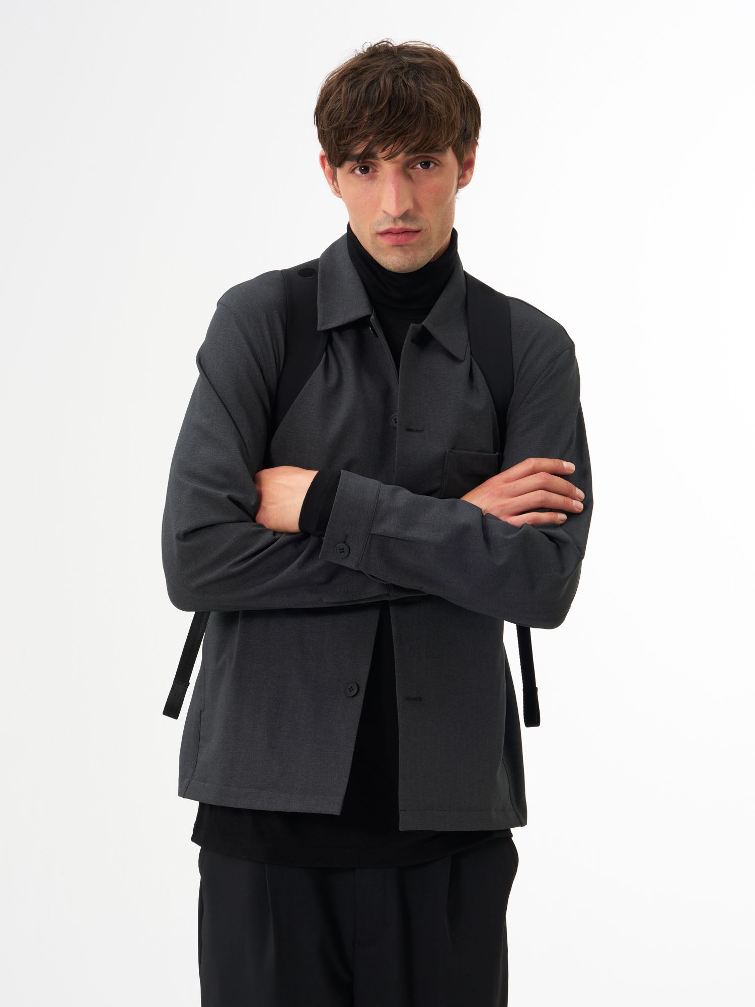 pinqponq-Kontor-Crinkle-Black-model-back