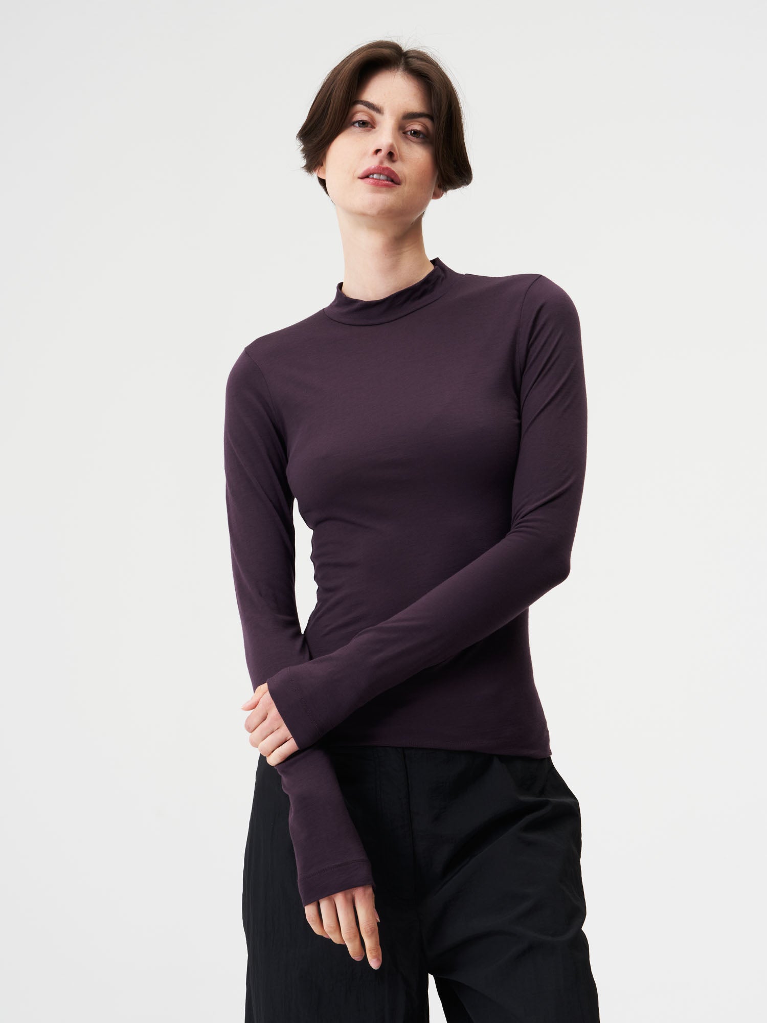 pinqponq-Mockneck-Longsleeve-Merino-Women-Sheep-Plum-model-front