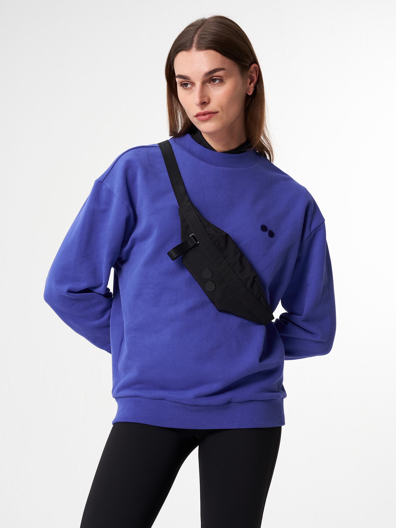 pinqponq-Nik-Crinkle-Black-model-front