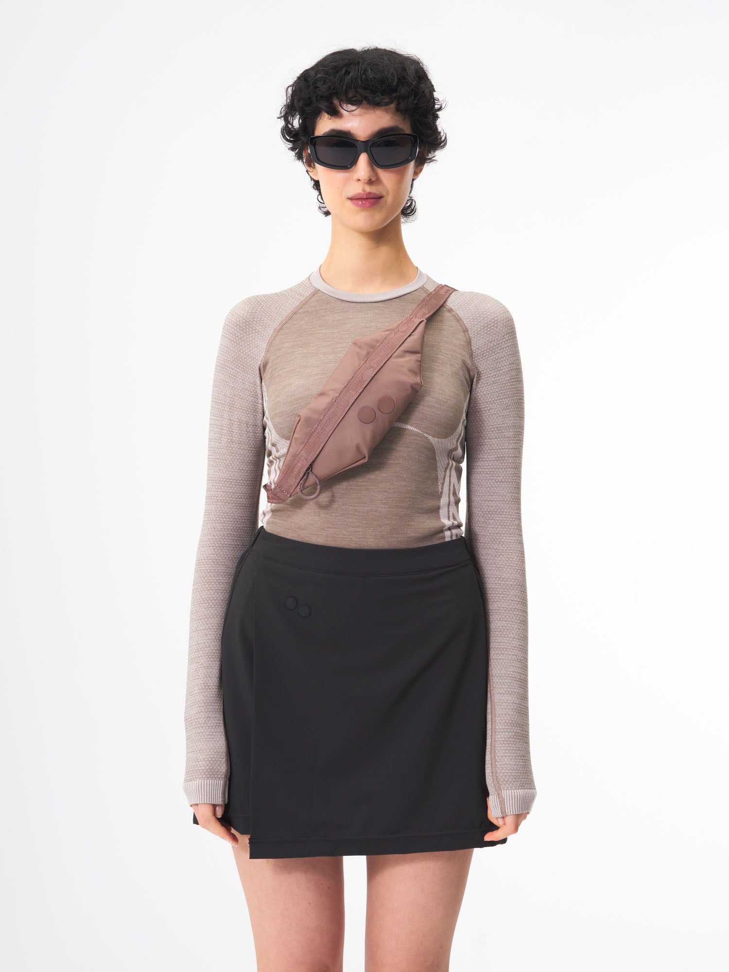 pinqponq-Nik-Dusted-Mauve-model-front