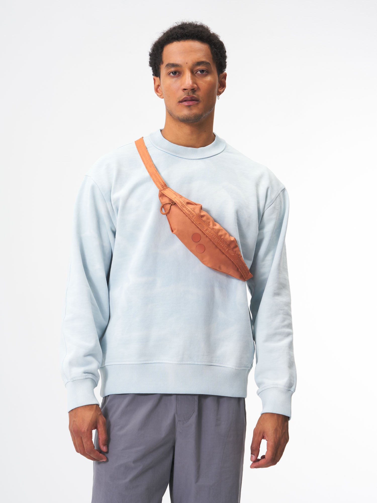 pinqponq-Nik-Astro-Dust-model-male-front