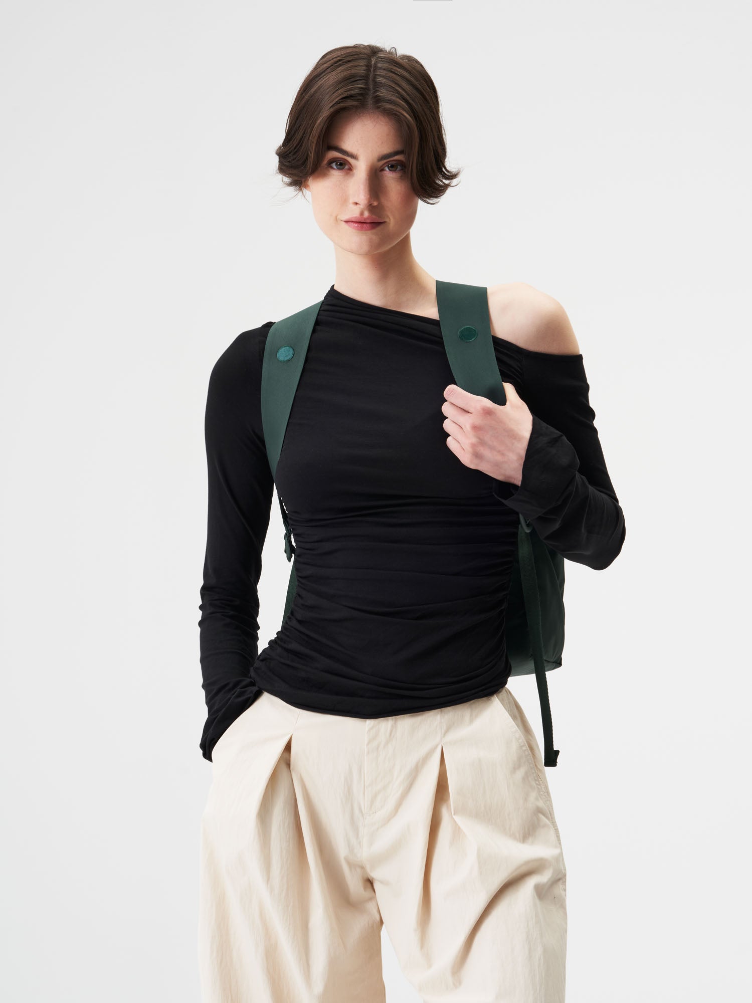 pinqponq-Purik-Cosmo-Green-model-back
