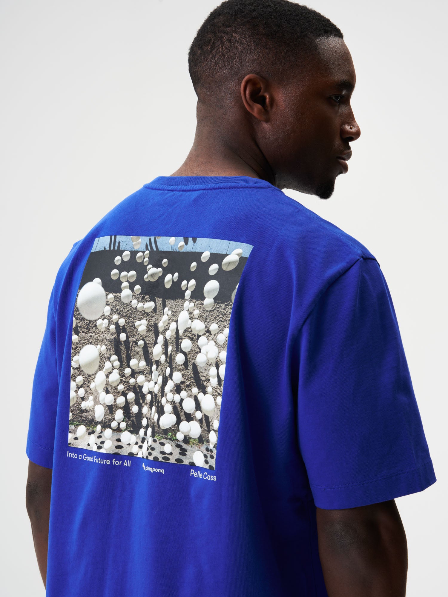 pinqponq-T-Shirt-Graphic-Men-Future-Blue-Pelle-Cass-Pingpong-model-back