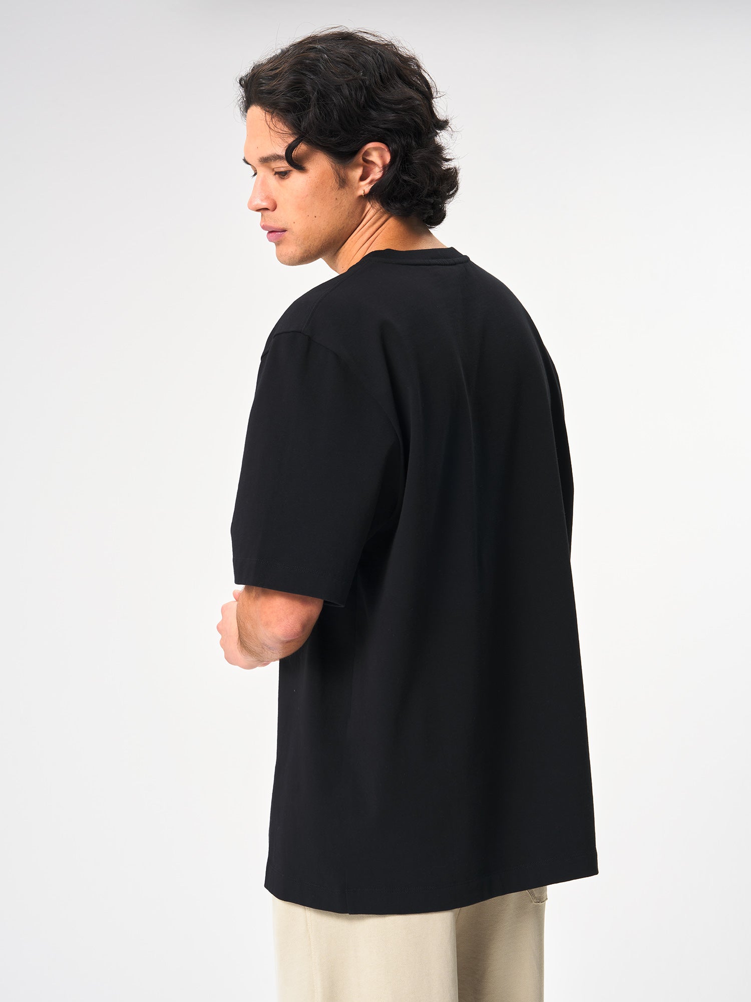 pinqponq-Tshirt-Cotton-Men-Black-model-back
