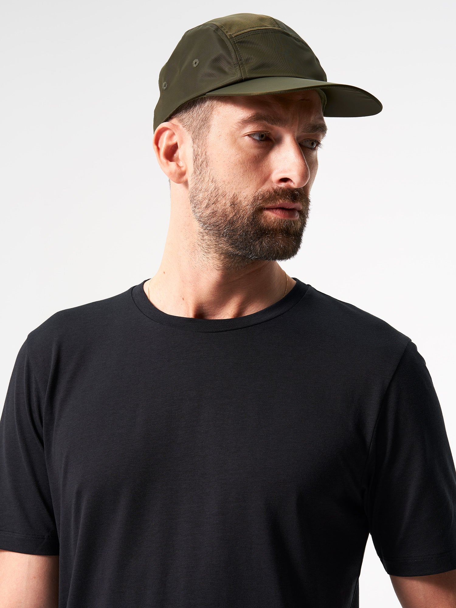 pinqponq-T-Shirt-Tencel-Cotton-Men-Iconic-Wooden-Black-model-front-detail