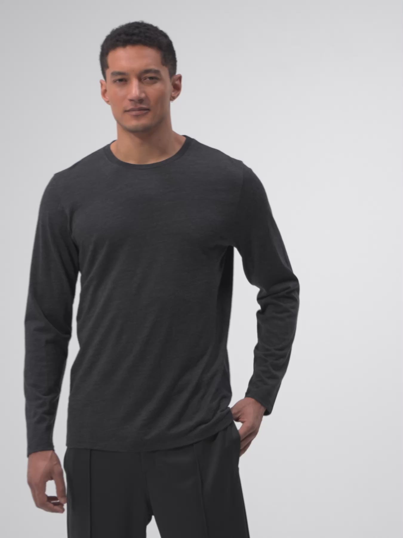 pinqponq-Longsleeve-Merino-Men-Core-Dark-Grey-Melange-model-video
