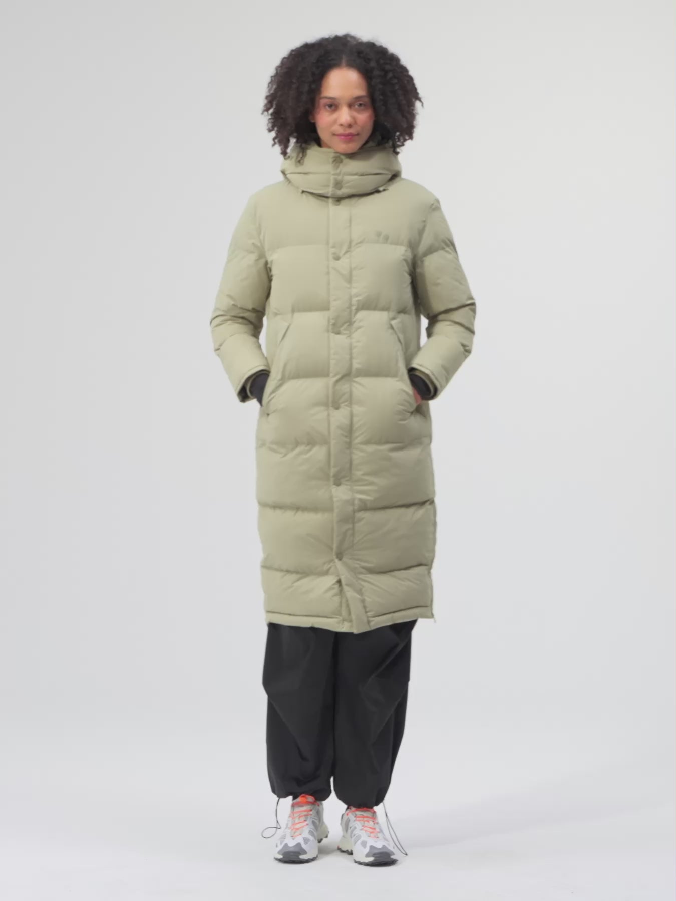 pinqponq-Puffy-Parka-Women-Reed-Olive-model-video