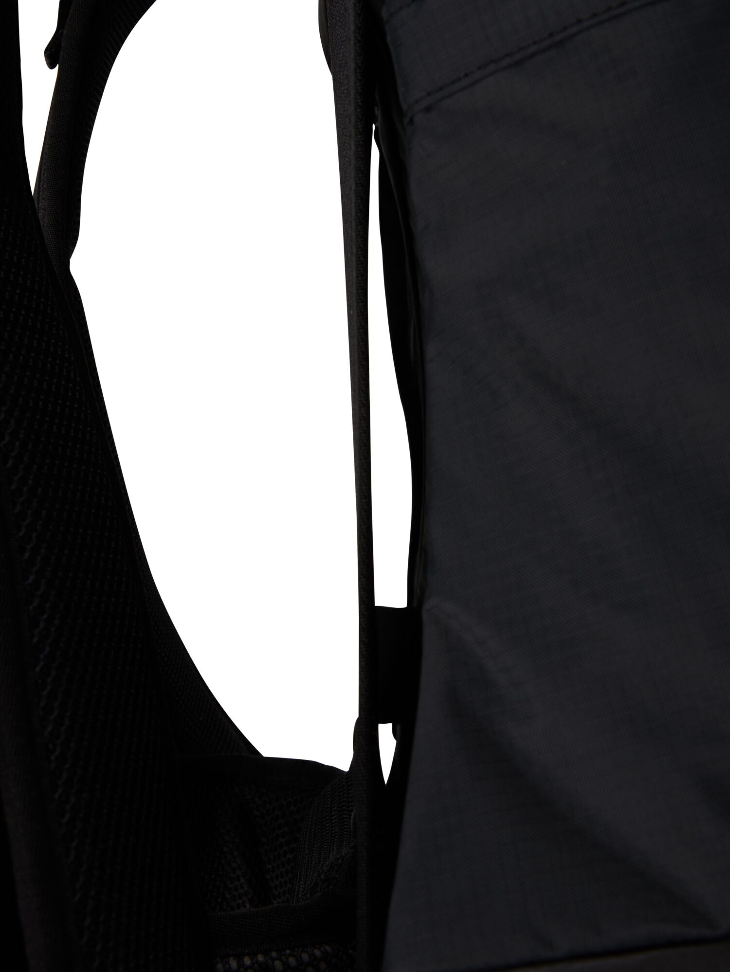 pinqponq-backpack-komut-large-pure-black-detail