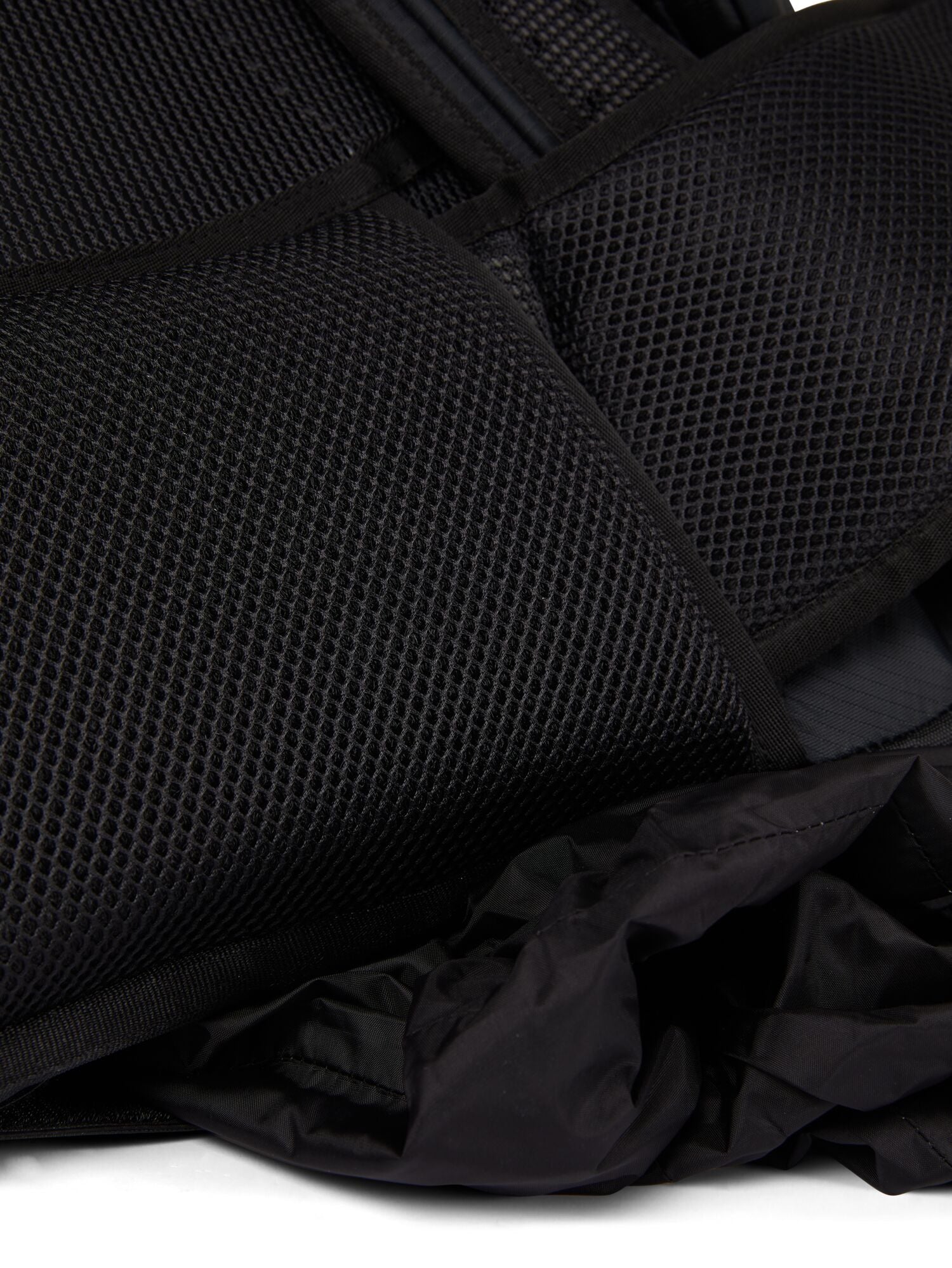 pinqponq-backpack-komut-large-pure-black-detail