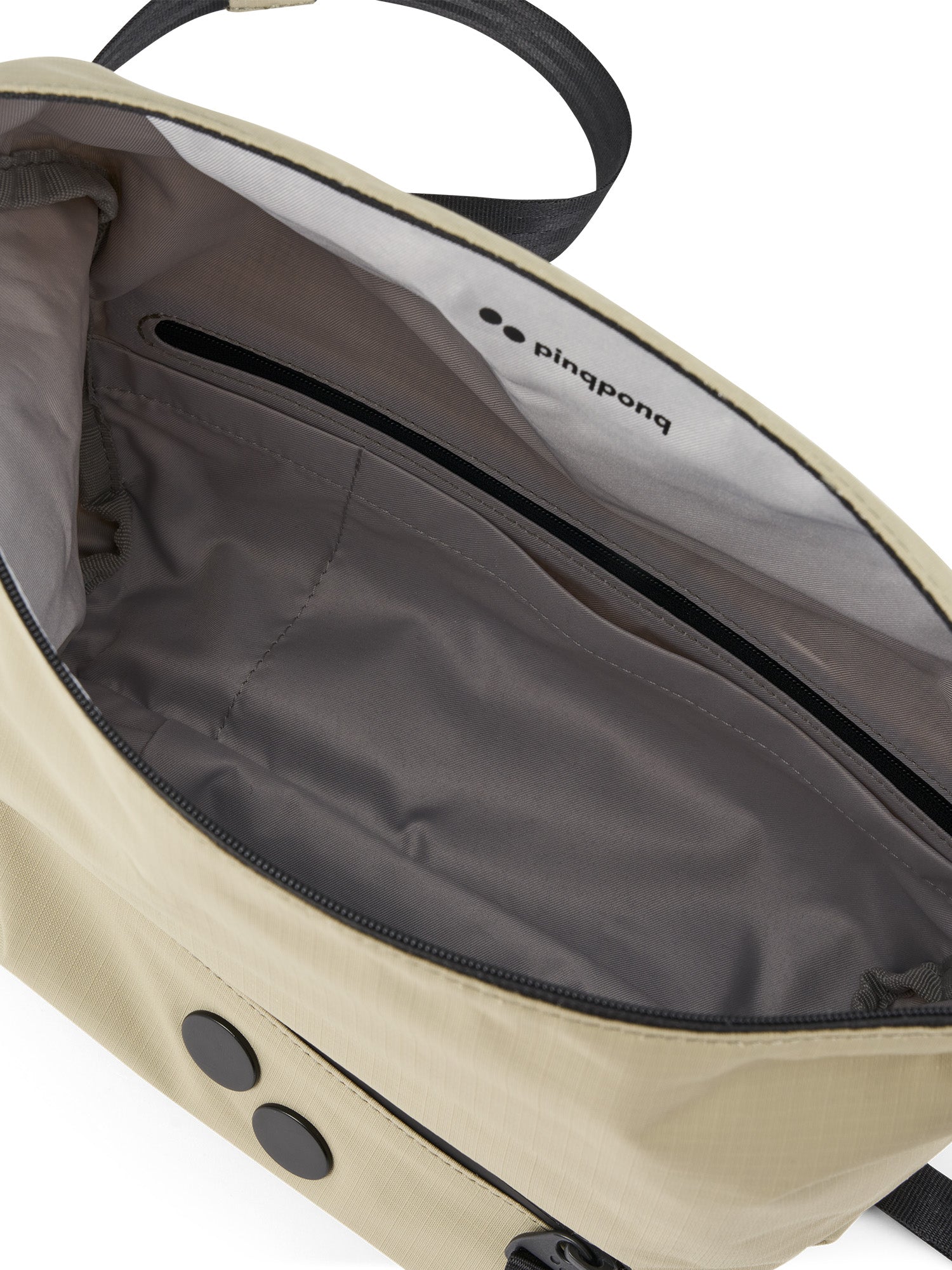 pinqponq-Aksel-Pure-Olive-closeup-detail-topdown